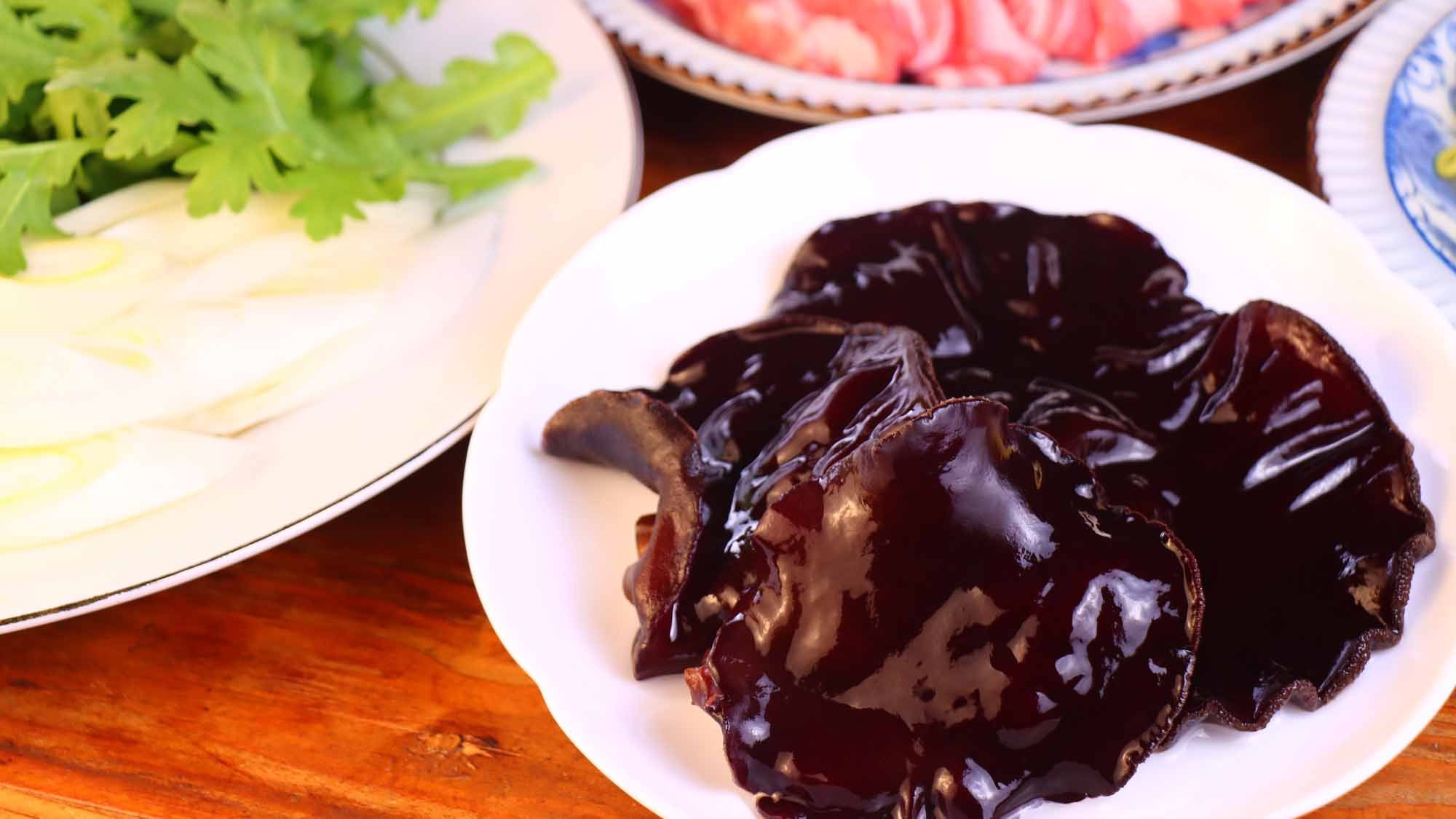 『乾燥気になる冬限定』美力UP！生きくらげと自家製キムチのチゲ鍋