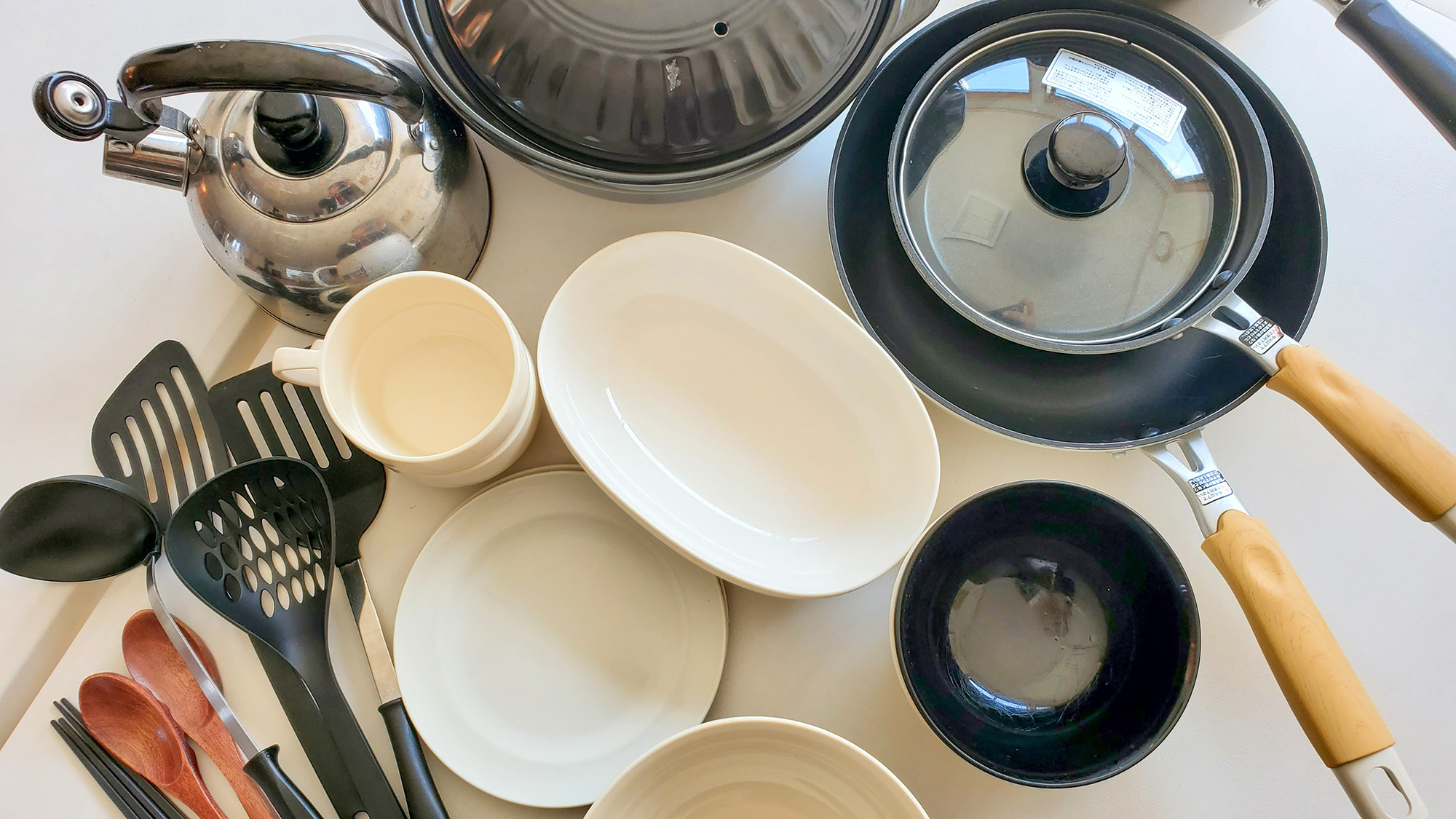 #自炊プラン専用　調理器具　鍋や食器などございますのでお使いください♪