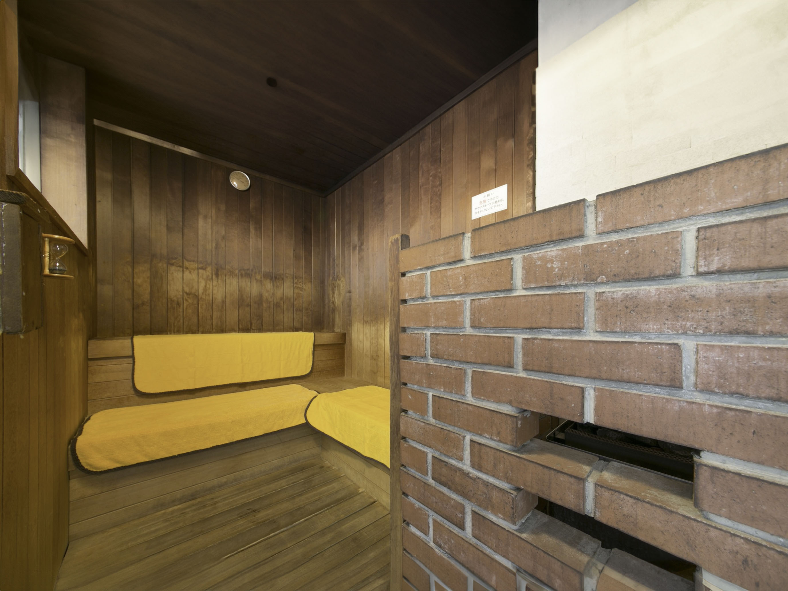 【浴室】男女ともに大浴場にはサウナがついております