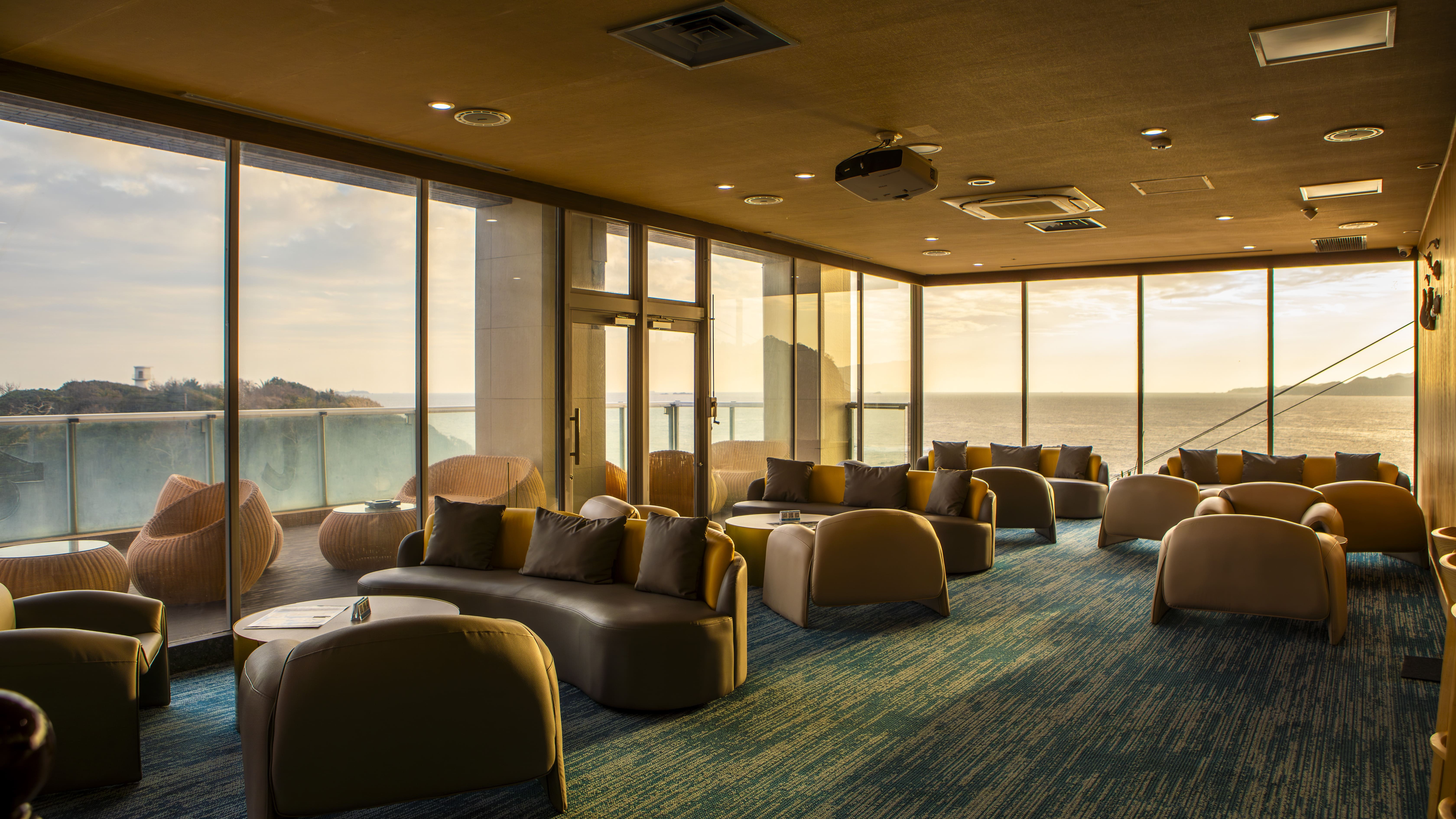 【ラウンジ】オーシャンビューの絶景