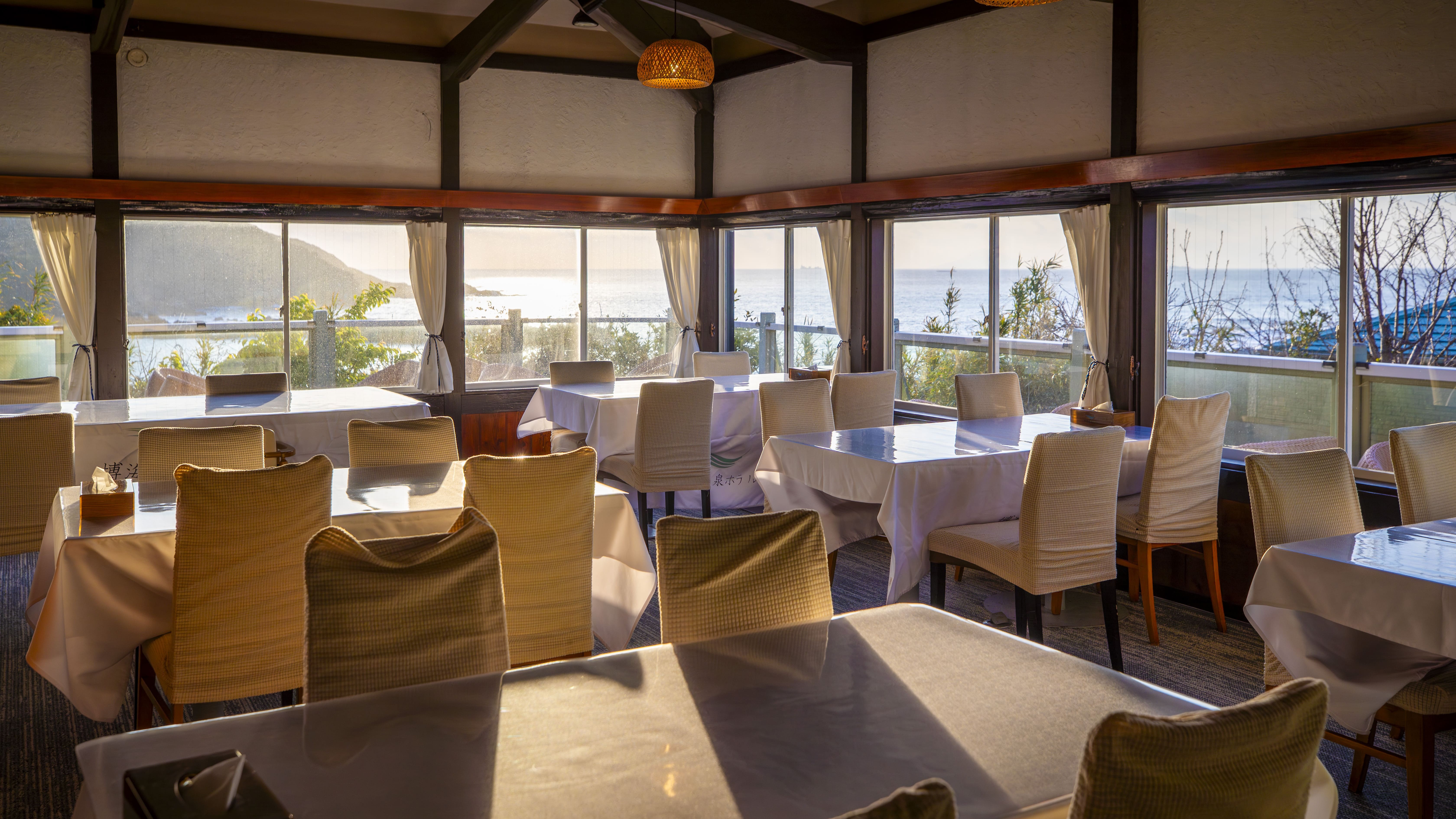 【レストラン】朝陽に輝く素敵な時間