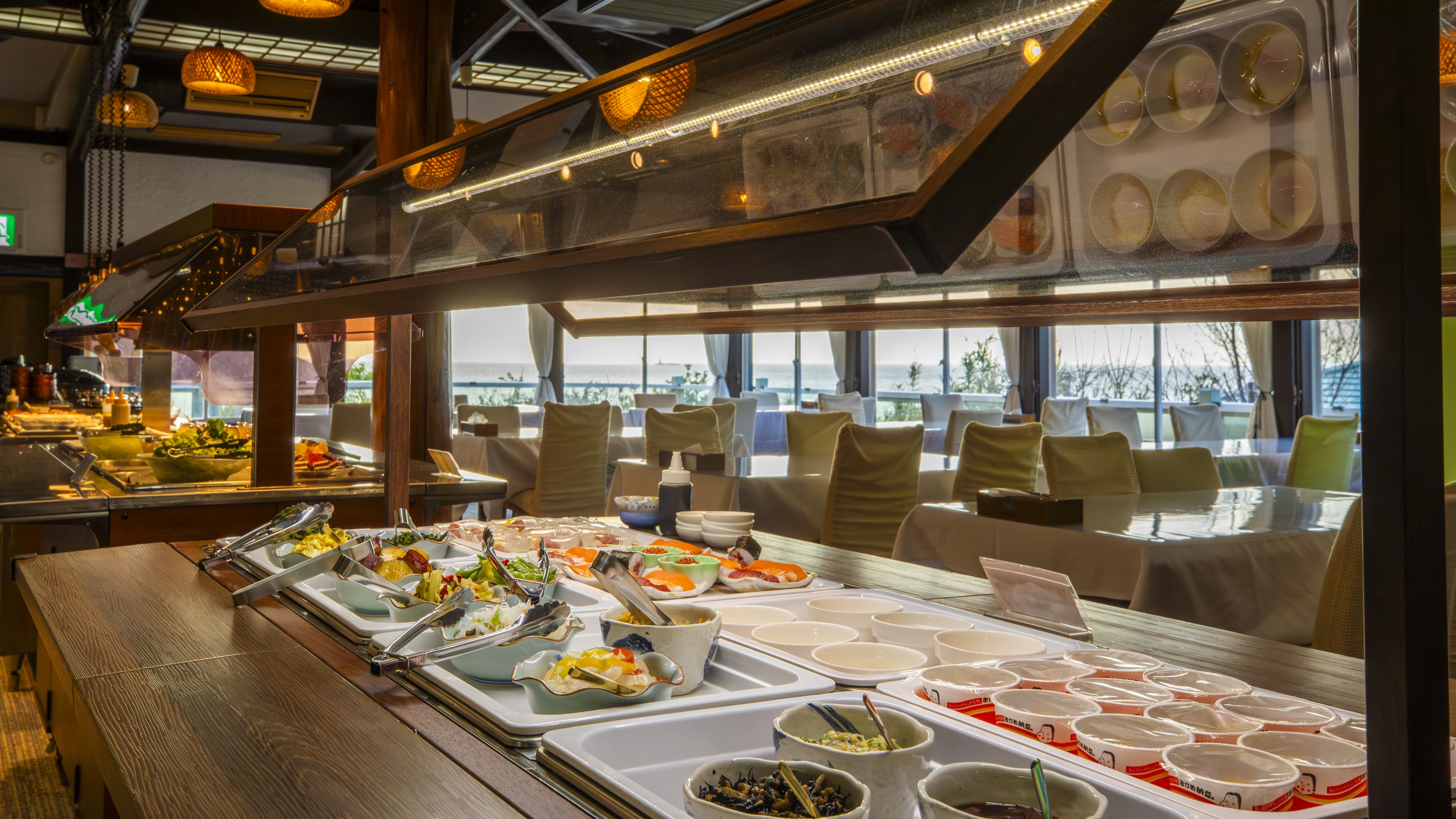 【朝食ビュッフェ】料理長の手作りの逸品が並ぶ和洋折衷のビュッフェ