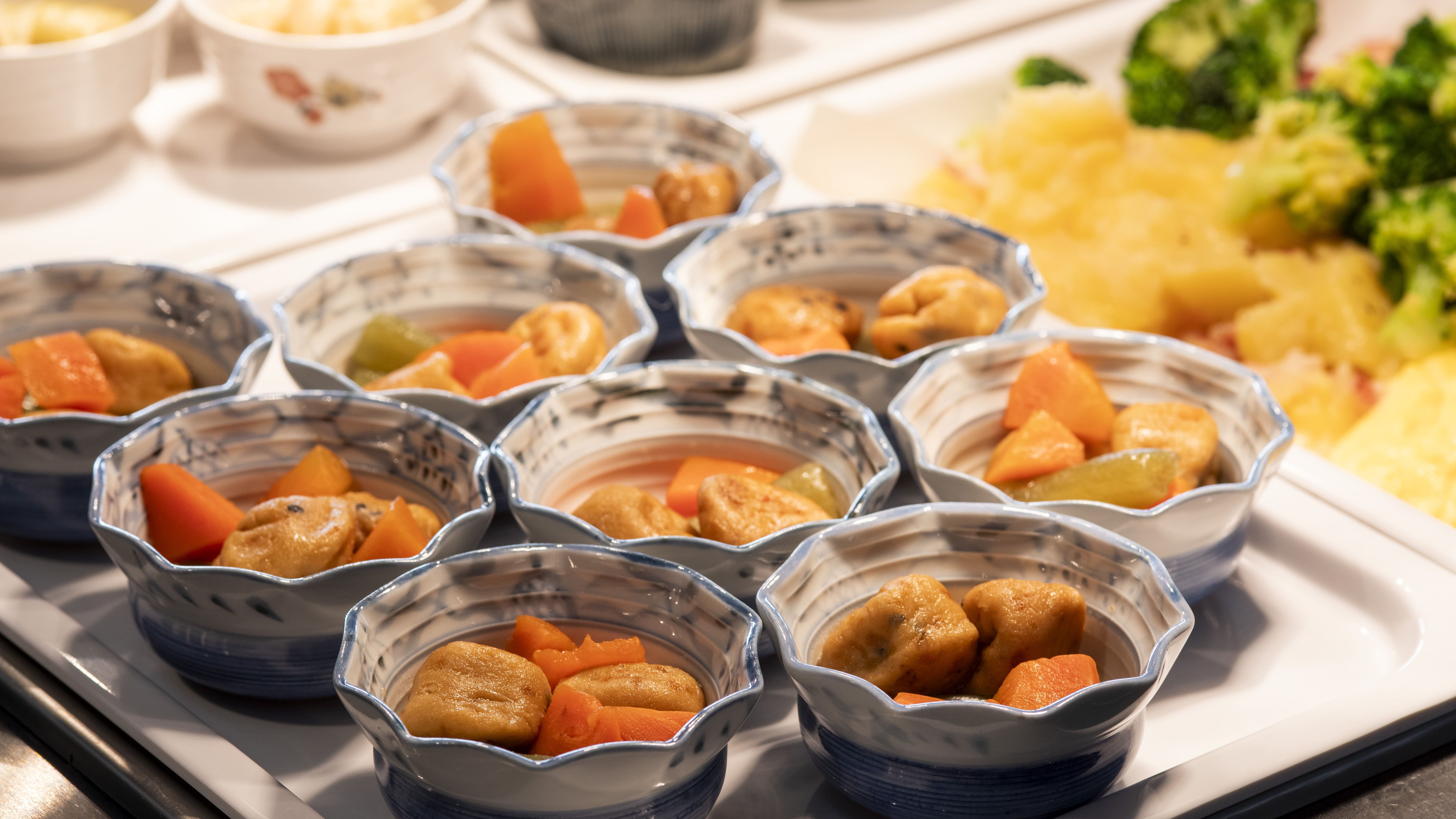 【朝食ビュッフェ】料理長の手作りの逸品が並ぶ和洋折衷のビュッフェ