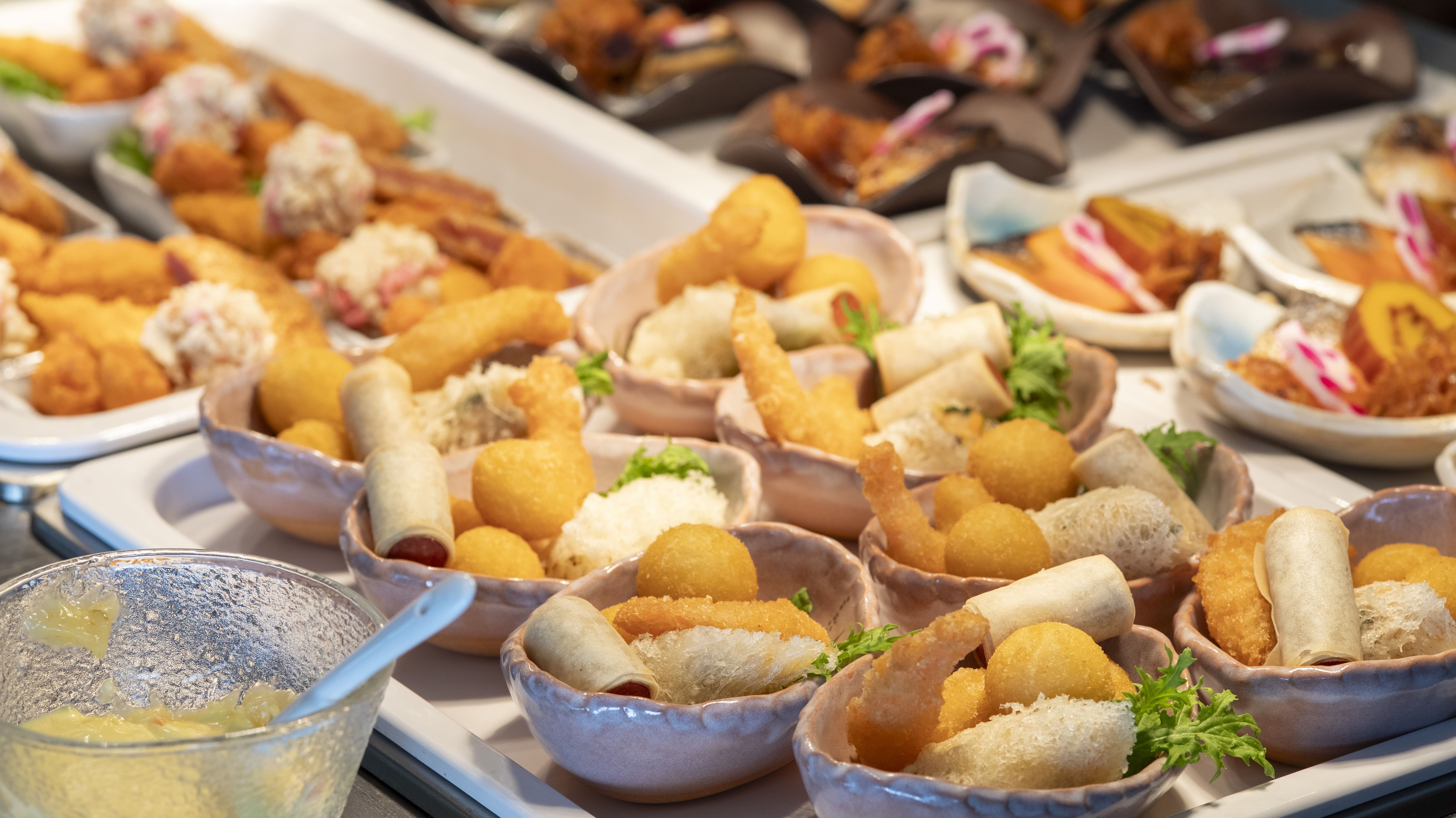 【朝食ビュッフェ】料理長の手作りの逸品が並ぶ和洋折衷のビュッフェ