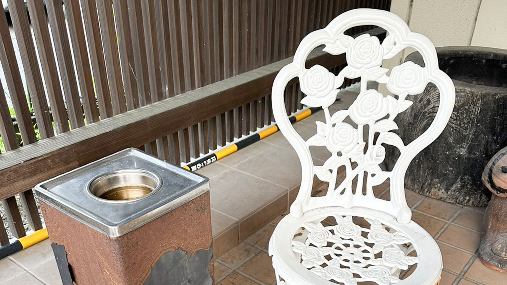 ・【喫煙エリア】当施設は全館禁煙です。喫煙の際は建物の外にある喫煙エリアにてお願いいたします