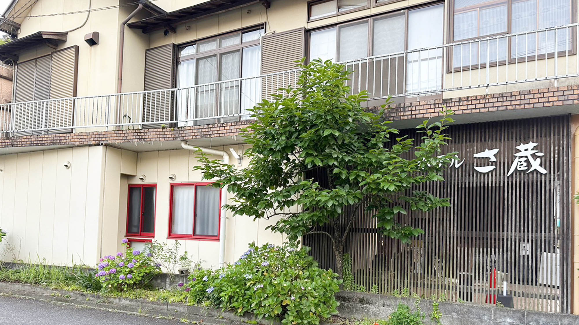 ・【外観】古き良き雰囲気が漂い、どこか懐かしくなるような当施設で人吉の素敵な思い出を作りませんか