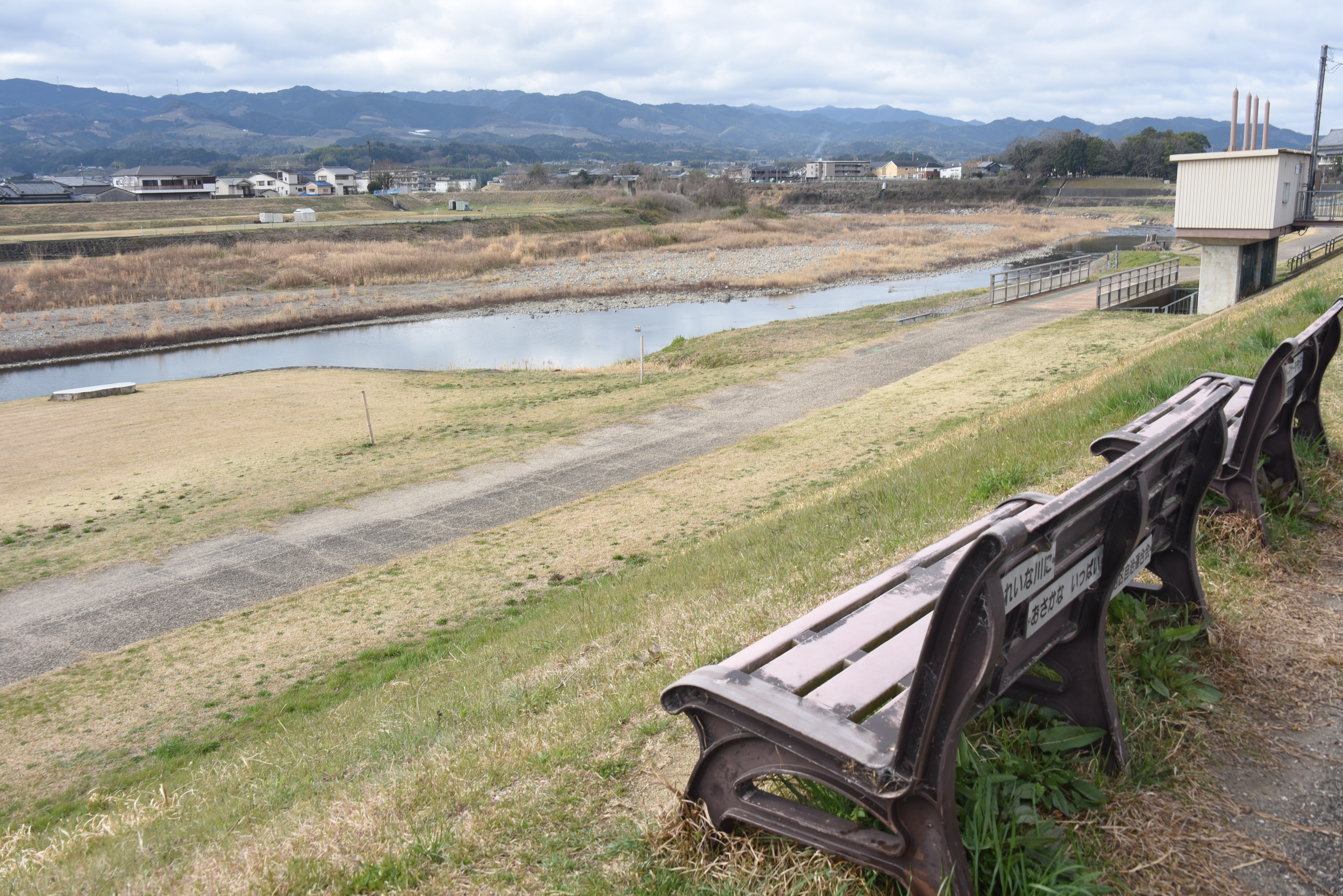 きらめく水面に、初夏の気配がそっと宿る。吉野川散歩。