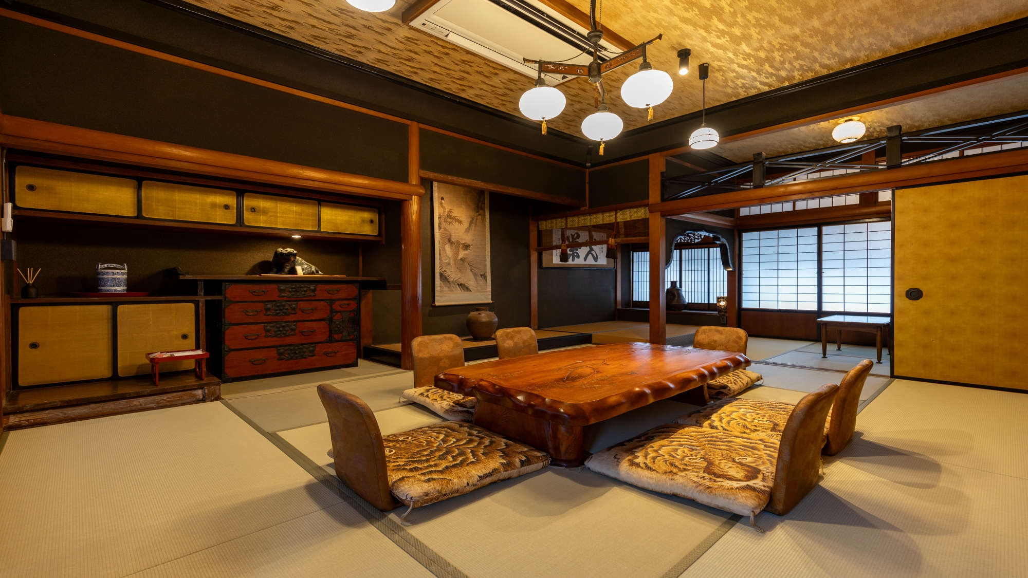 *【菊の間】～落ち着きのある照明～