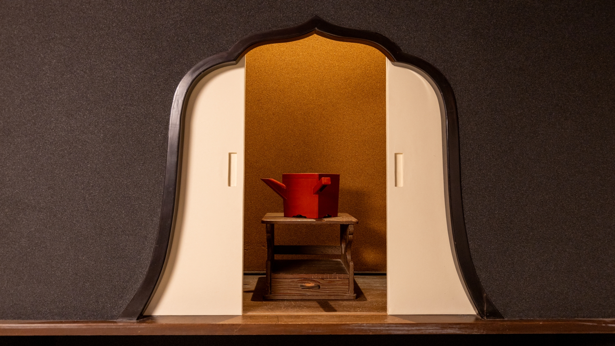 *【中の間】置物