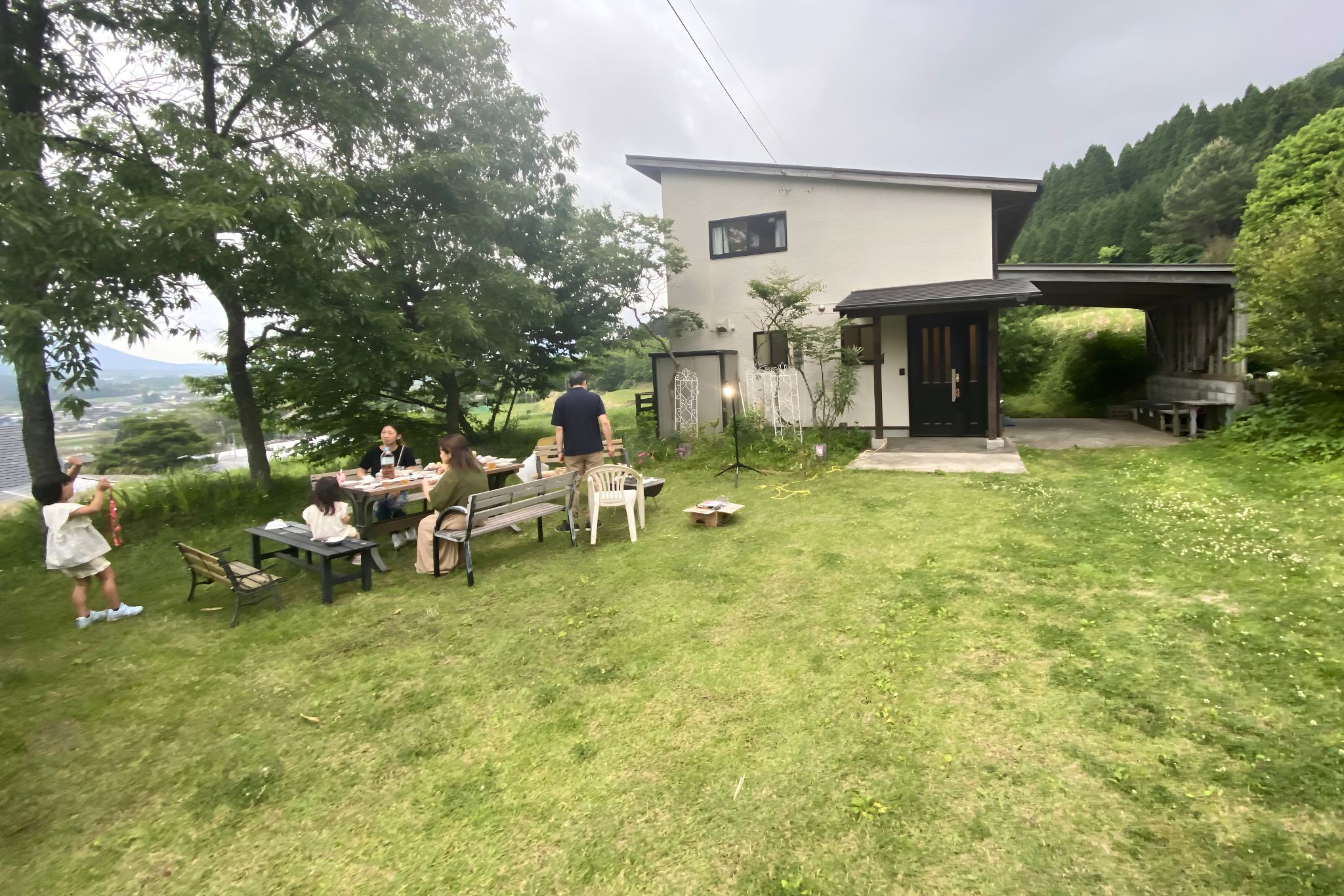 自然の中でBBQを楽しめる屋外スペースをご用意しております。