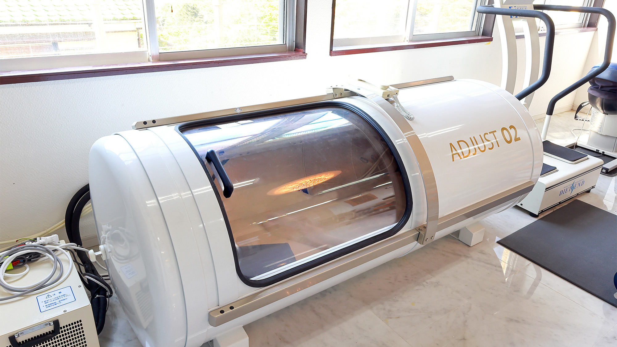 【酸素カプセル】1泊／10,000円（税別）でご利用いただけます。