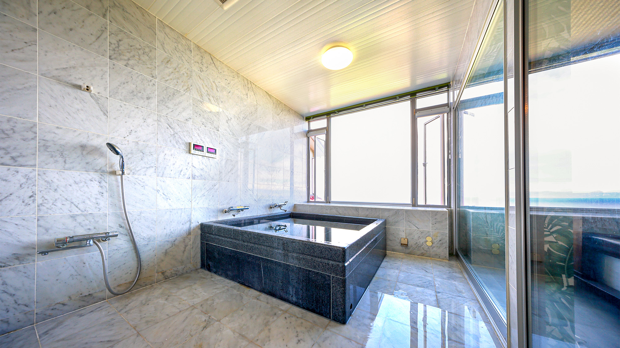 【2階洋室_東側】浴室