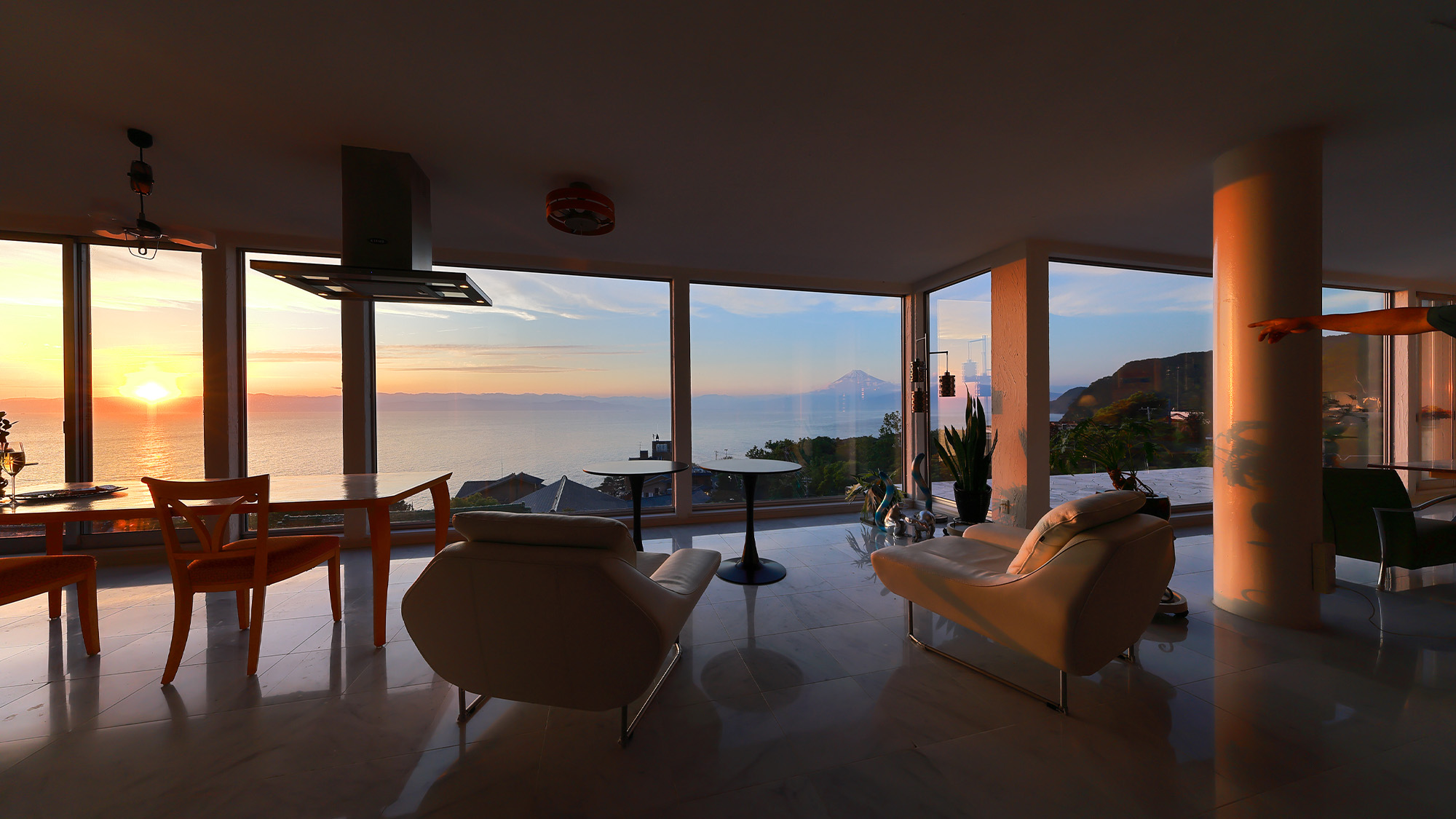 【2階ホール】夕景