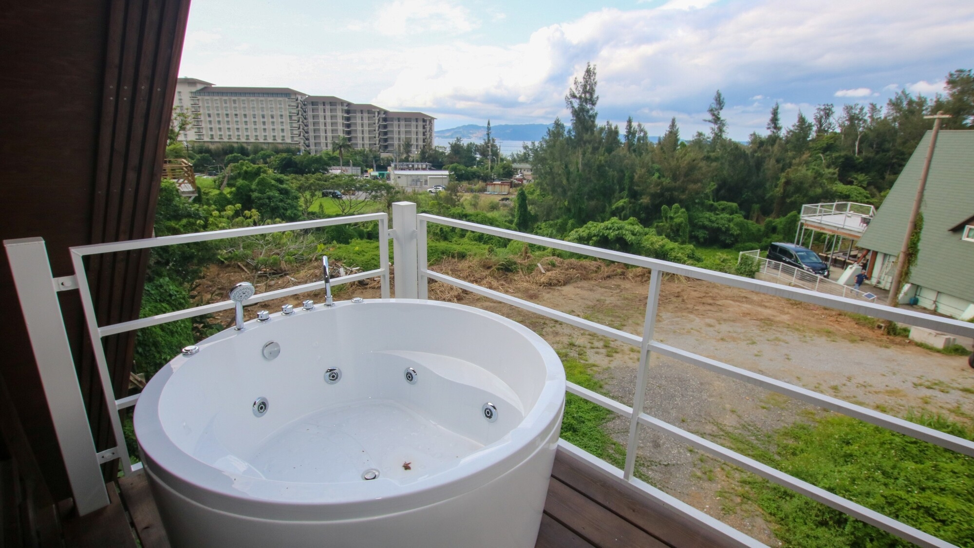 【秋季連泊セール】今だけのお得なプラン☆温水ジャグジー付の一棟貸しログハウスで別荘体験♪（素泊まり）