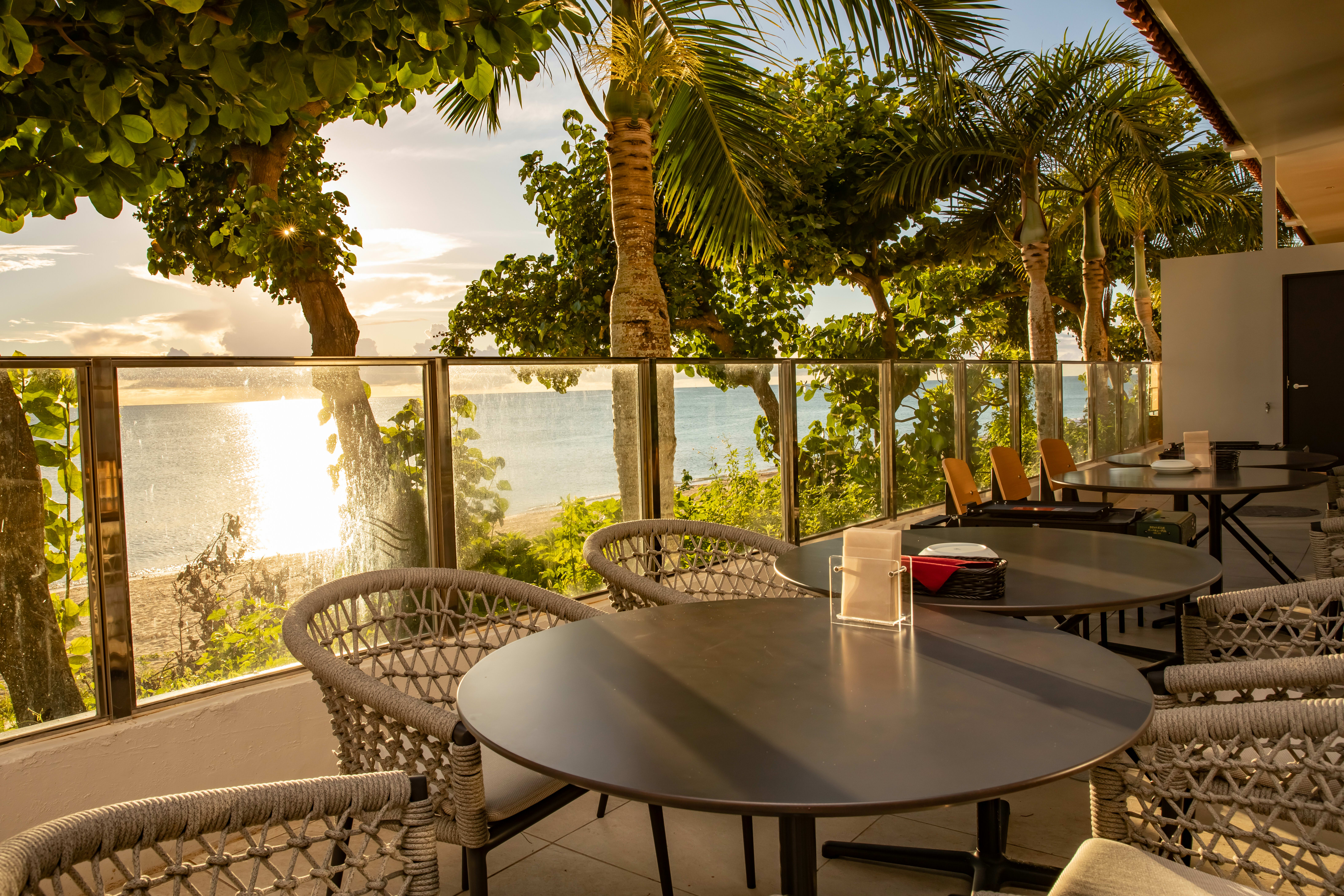 夕景レストランテラス