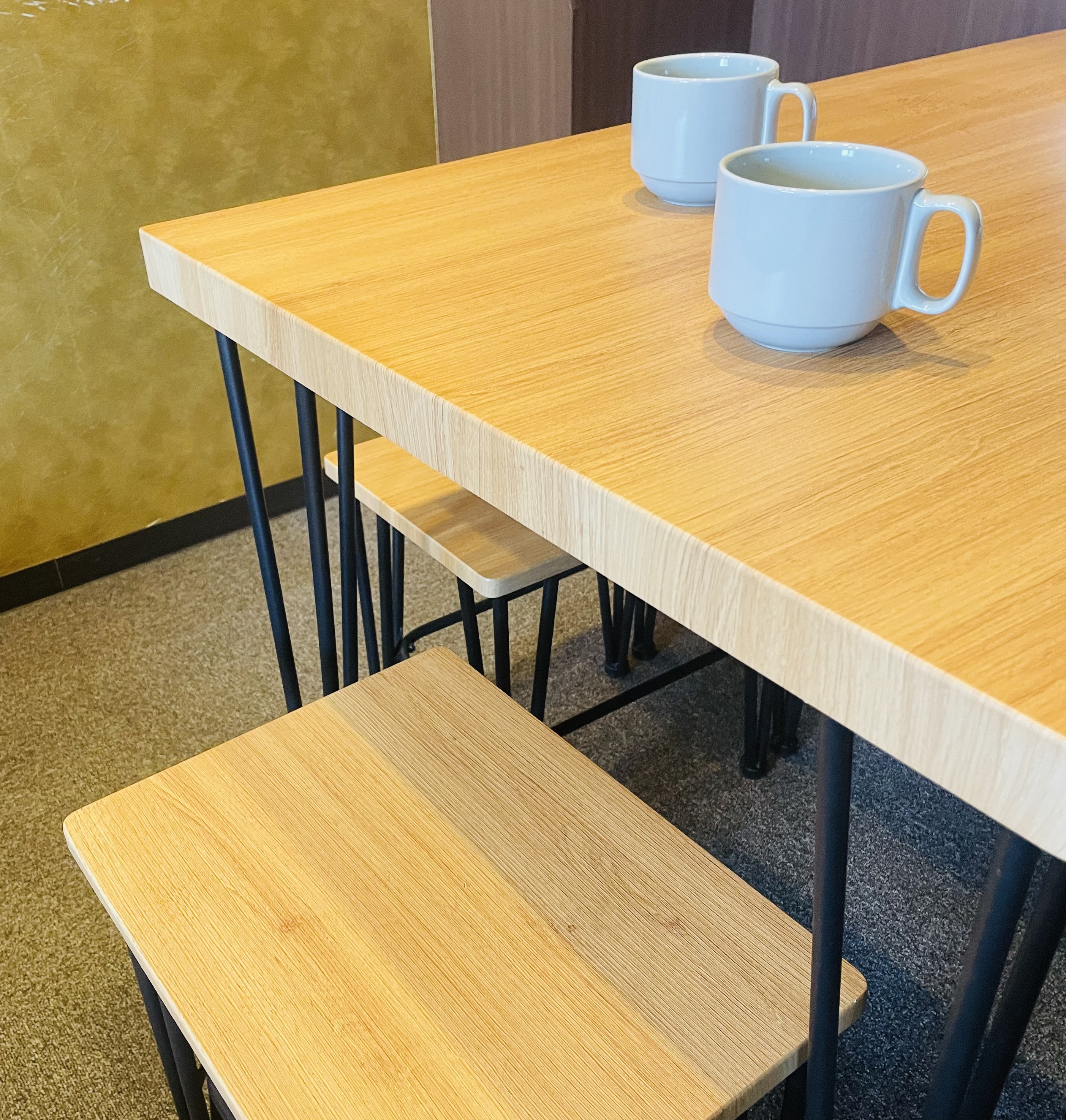 ダイニングテーブル