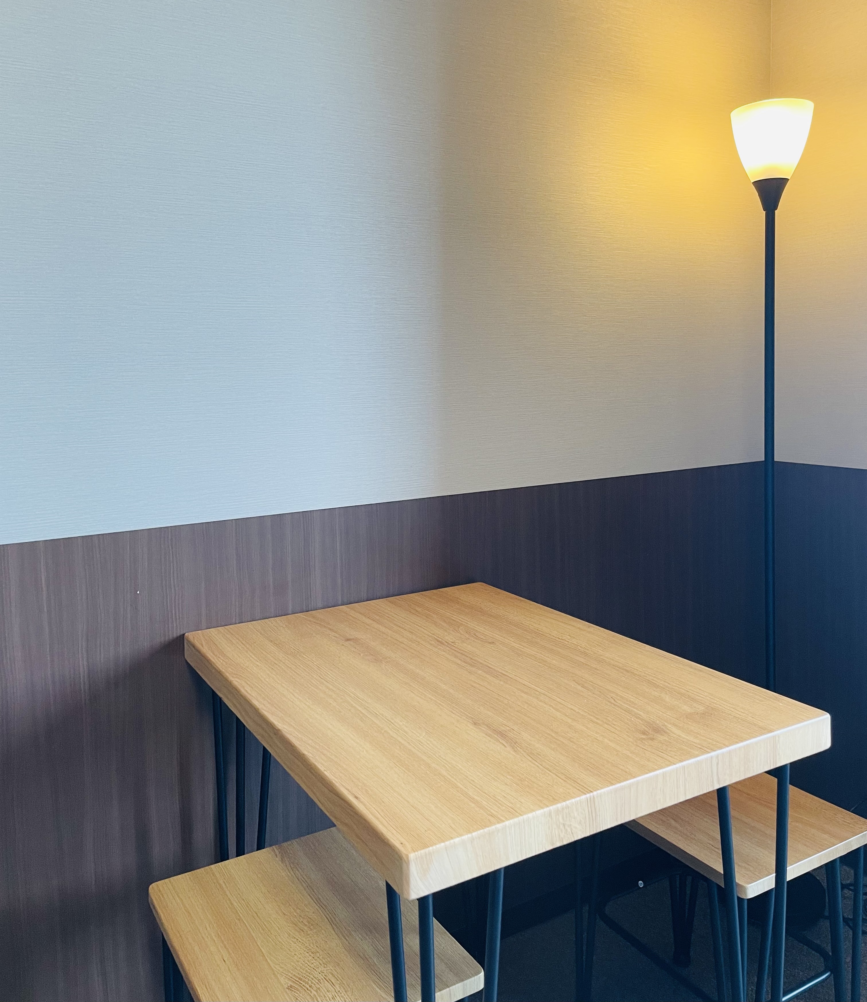 ダイニングテーブル