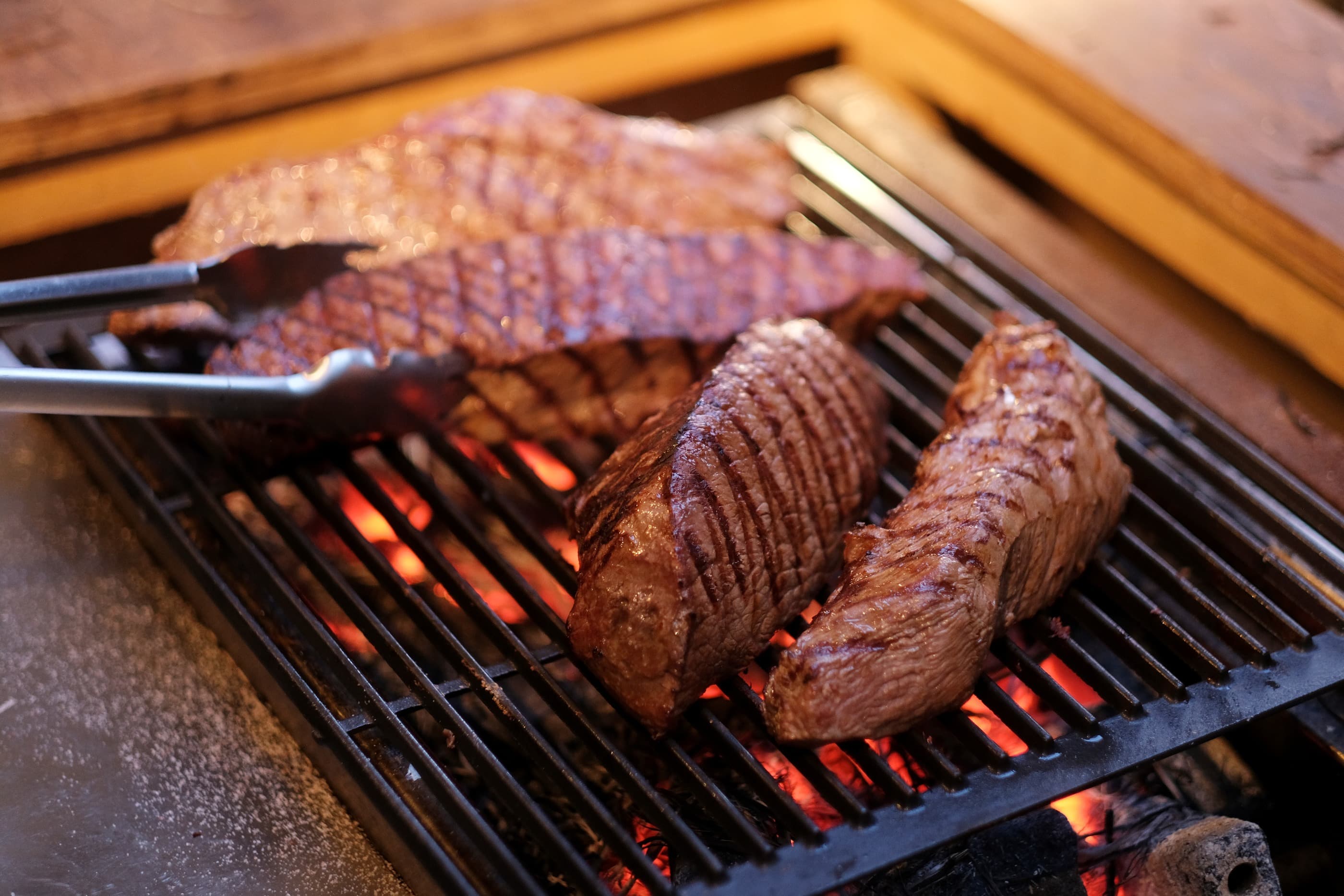 ご宿泊のお客様 : 夕食コース料理 ( 注 : 旬、天候によりメニューが変更になる場合がございます)