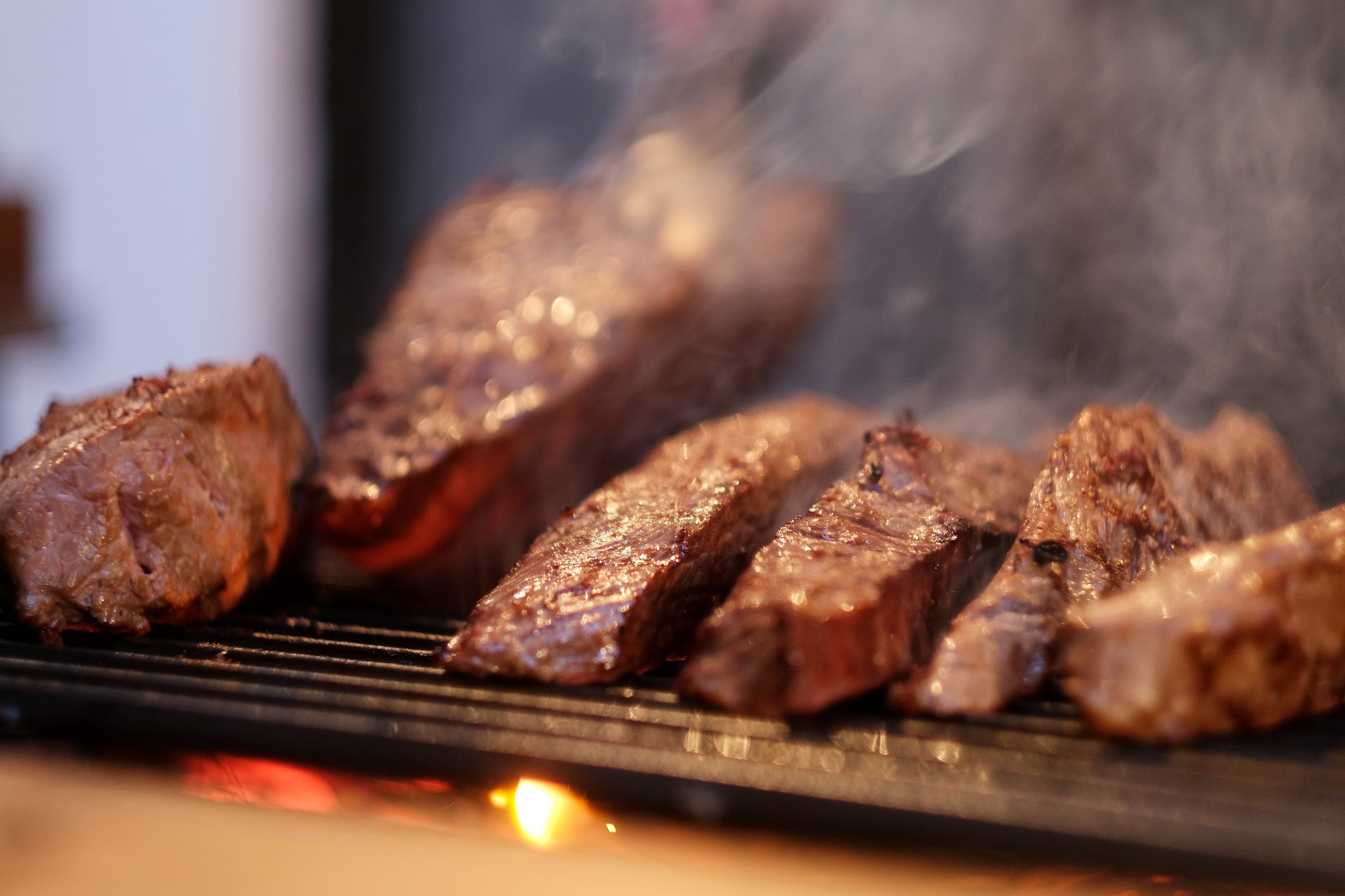 ご宿泊のお客様 : 夕食コース料理 ( 注 : 旬、天候によりメニューが変更になる場合がございます)