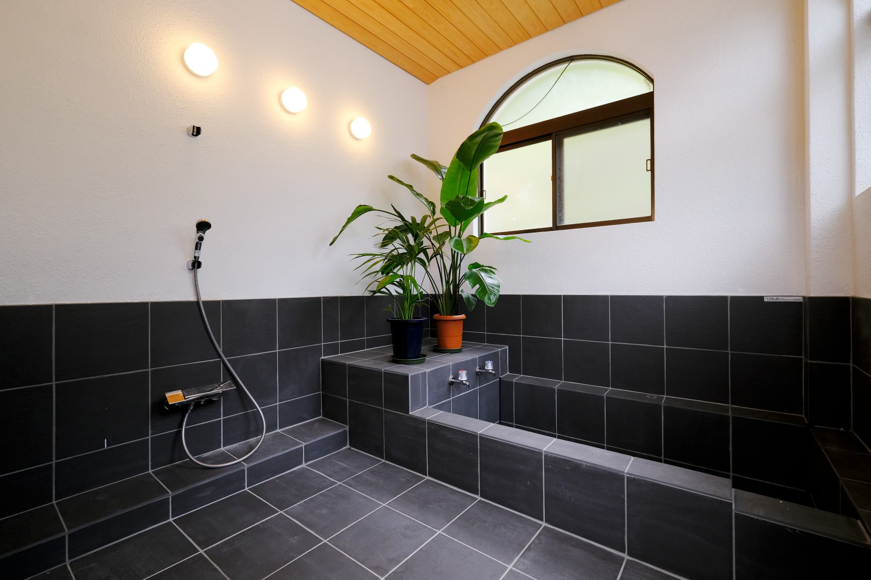 浴室 (シャワールーム)