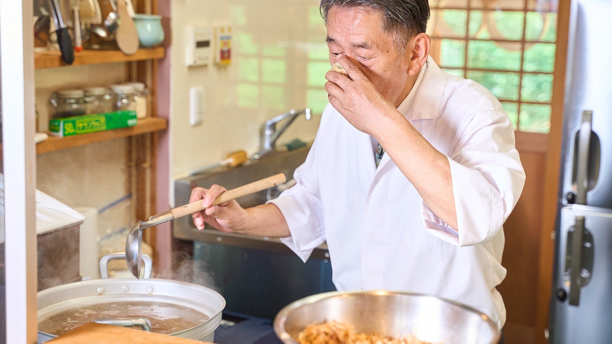 【夕朝食付き】元ミシュランシェフが教える 日本料理の原点・本格出汁作り体験