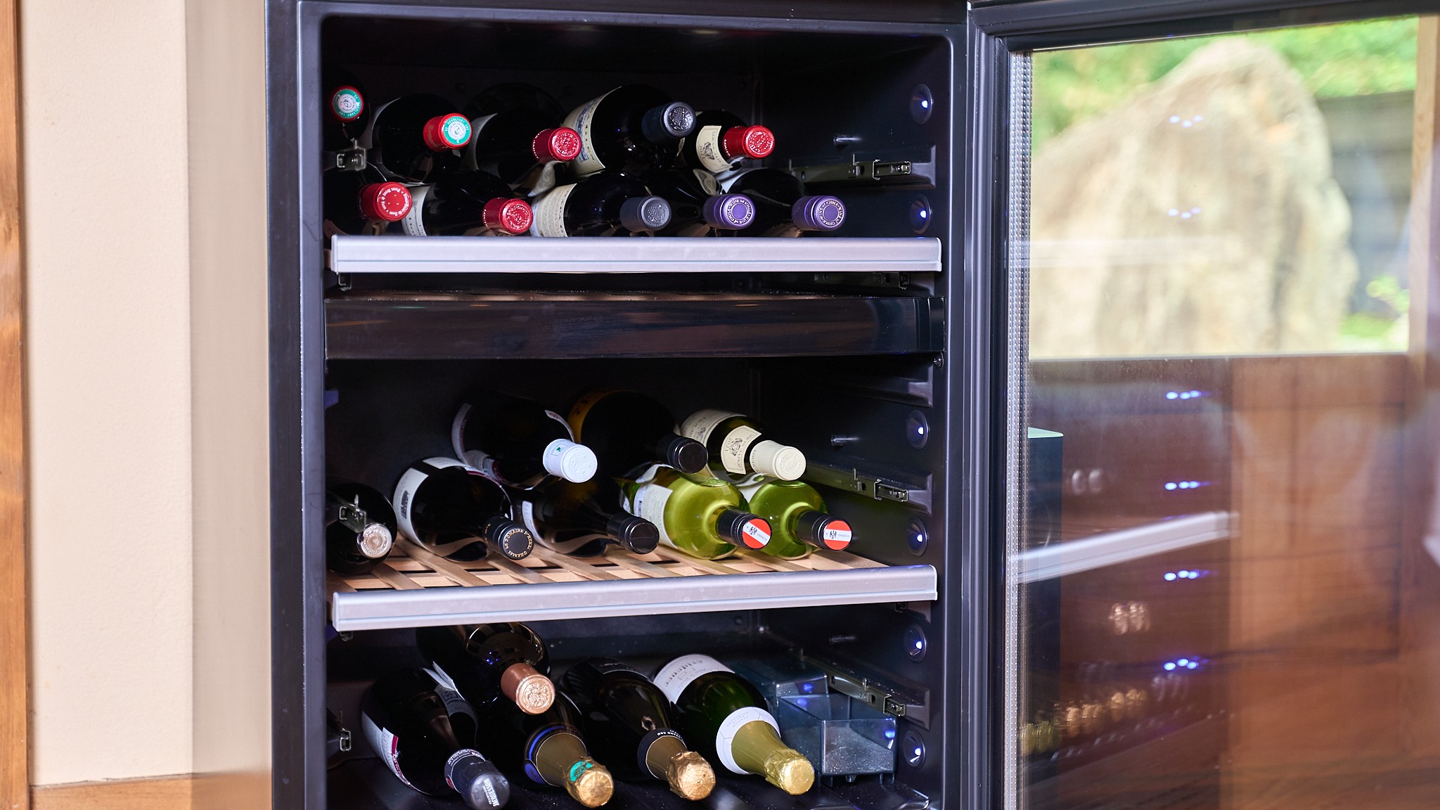 囲炉裏の間❘ワインセラー