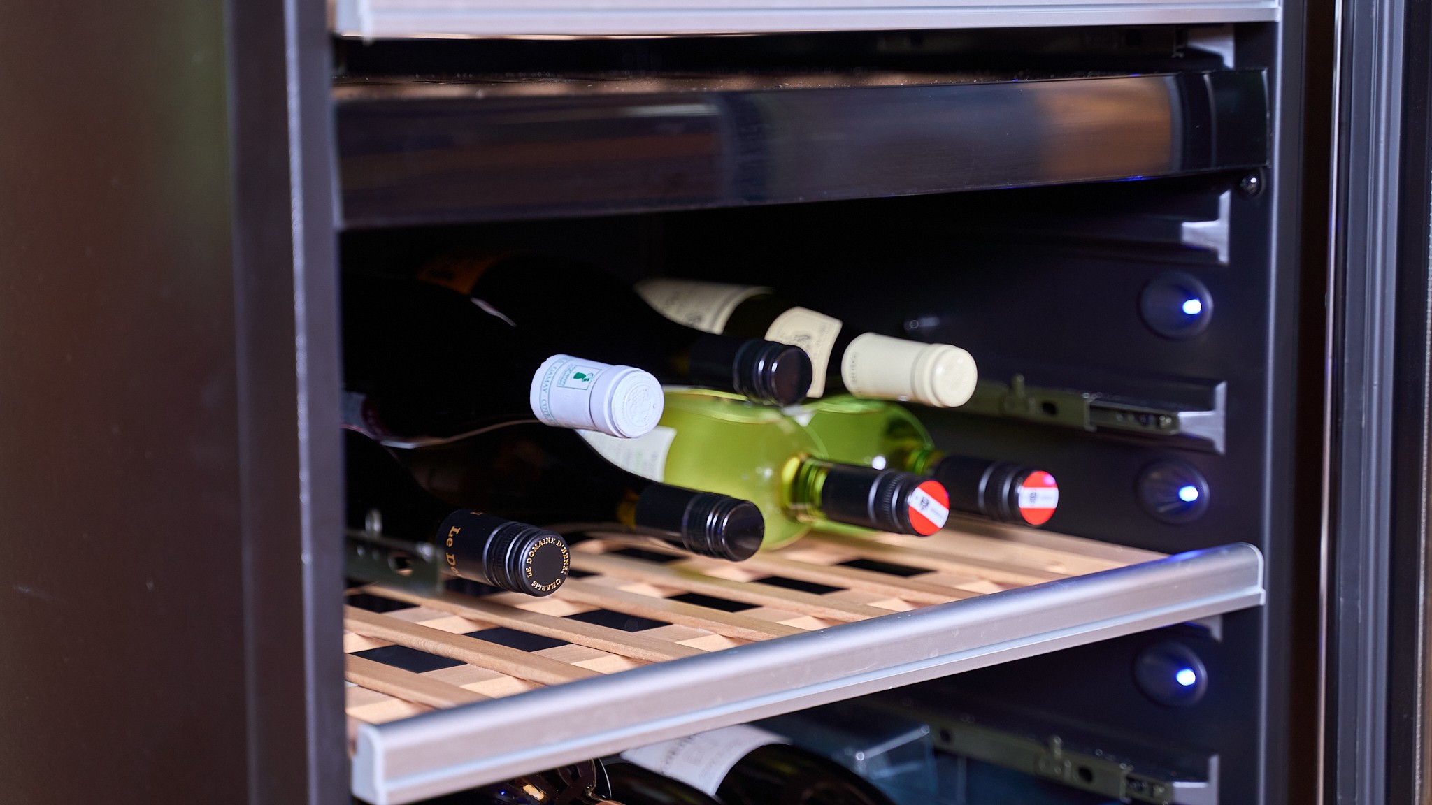 囲炉裏の間❘ワインセラー