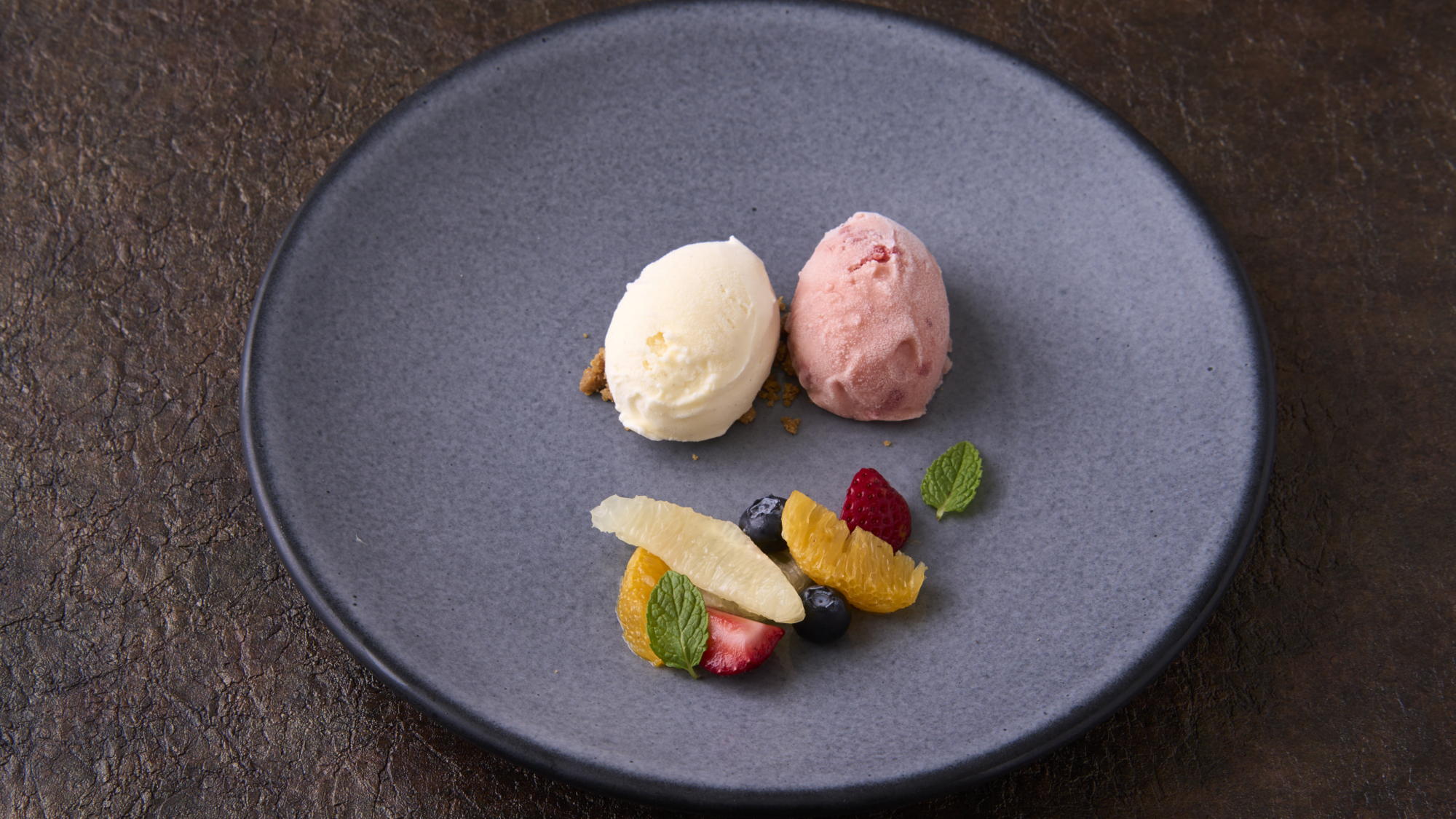【ディナーコース】お好みのジェラート盛合わせと季節のフルーツ
