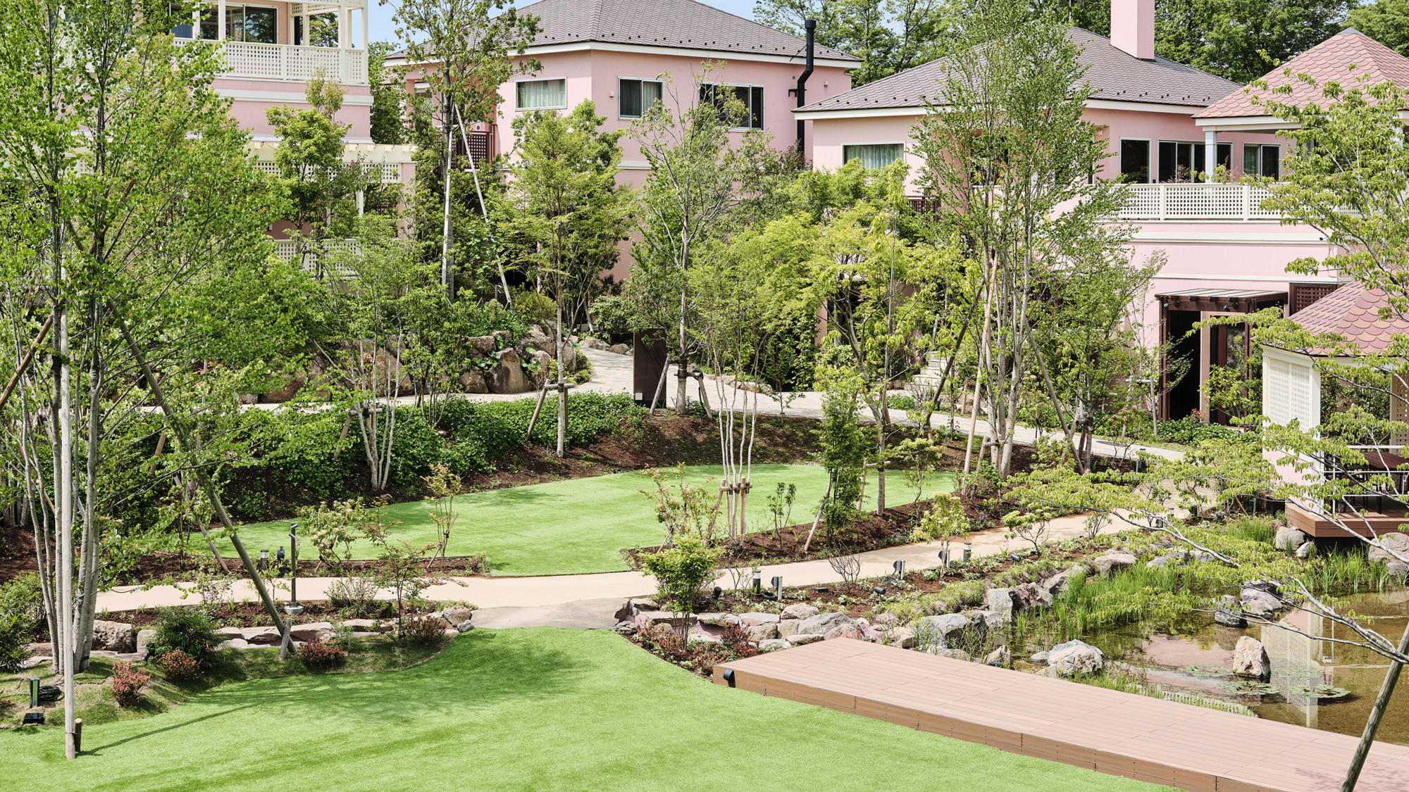 風と光に触れ、水に足を浸し、澄み渡る森の空気を深呼吸…