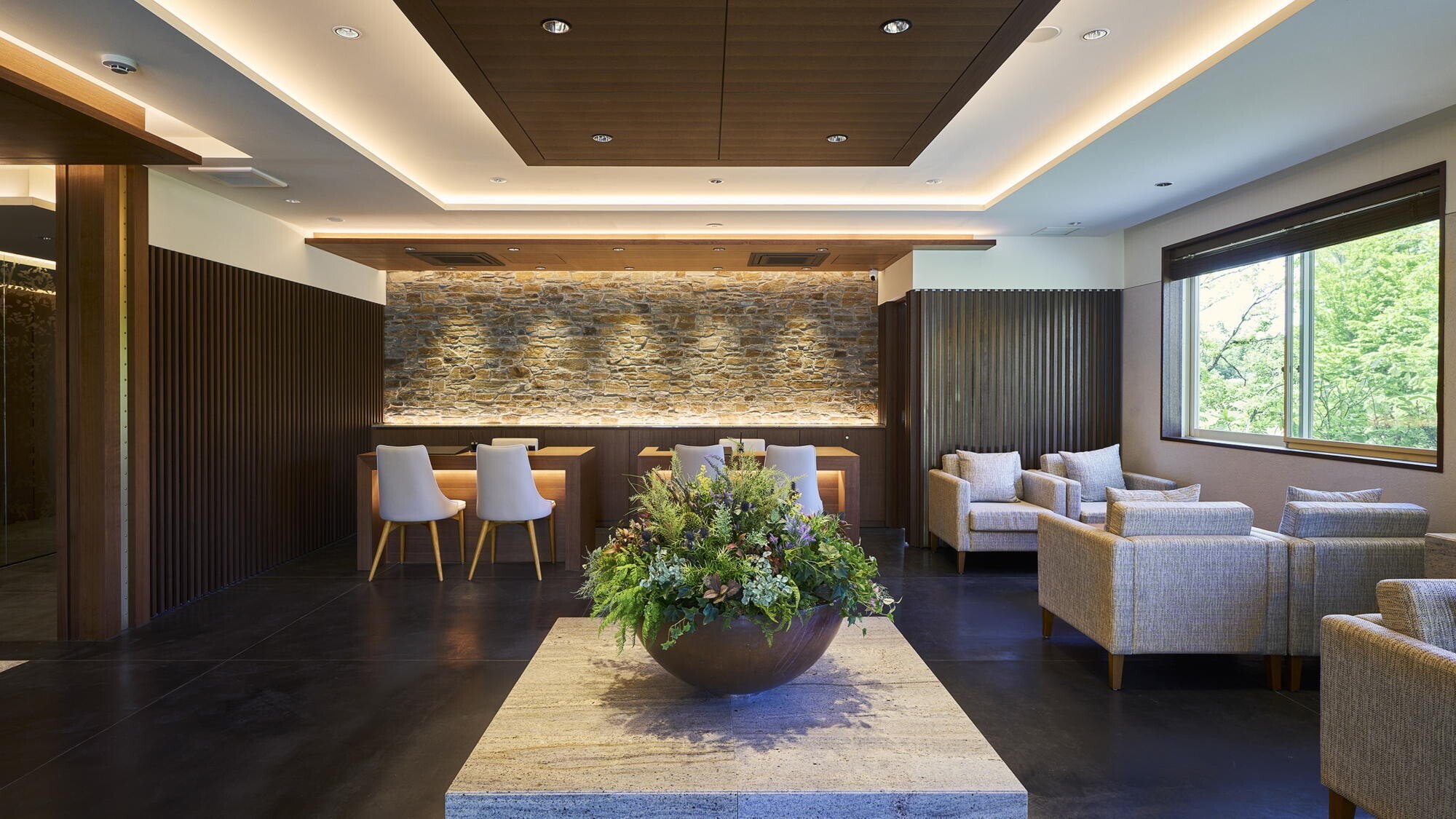 居心地の良いフロント・レセプションがゲストをお出迎えします。