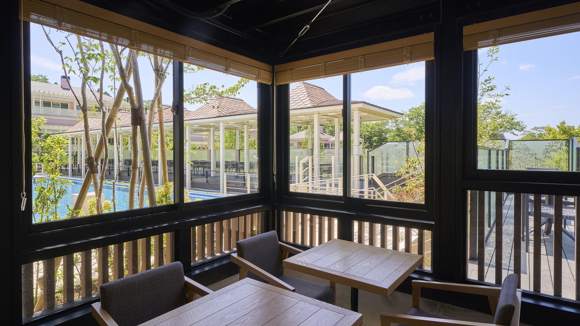 【POOL SIDE CAFE＆BAR】