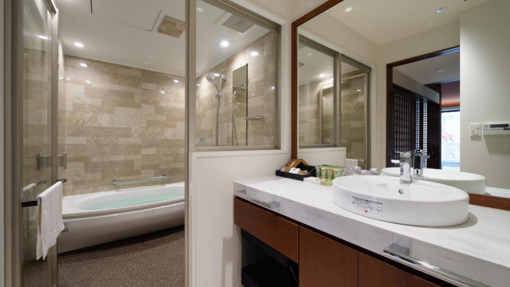 【スタンダードツイン80平米】バスルーム