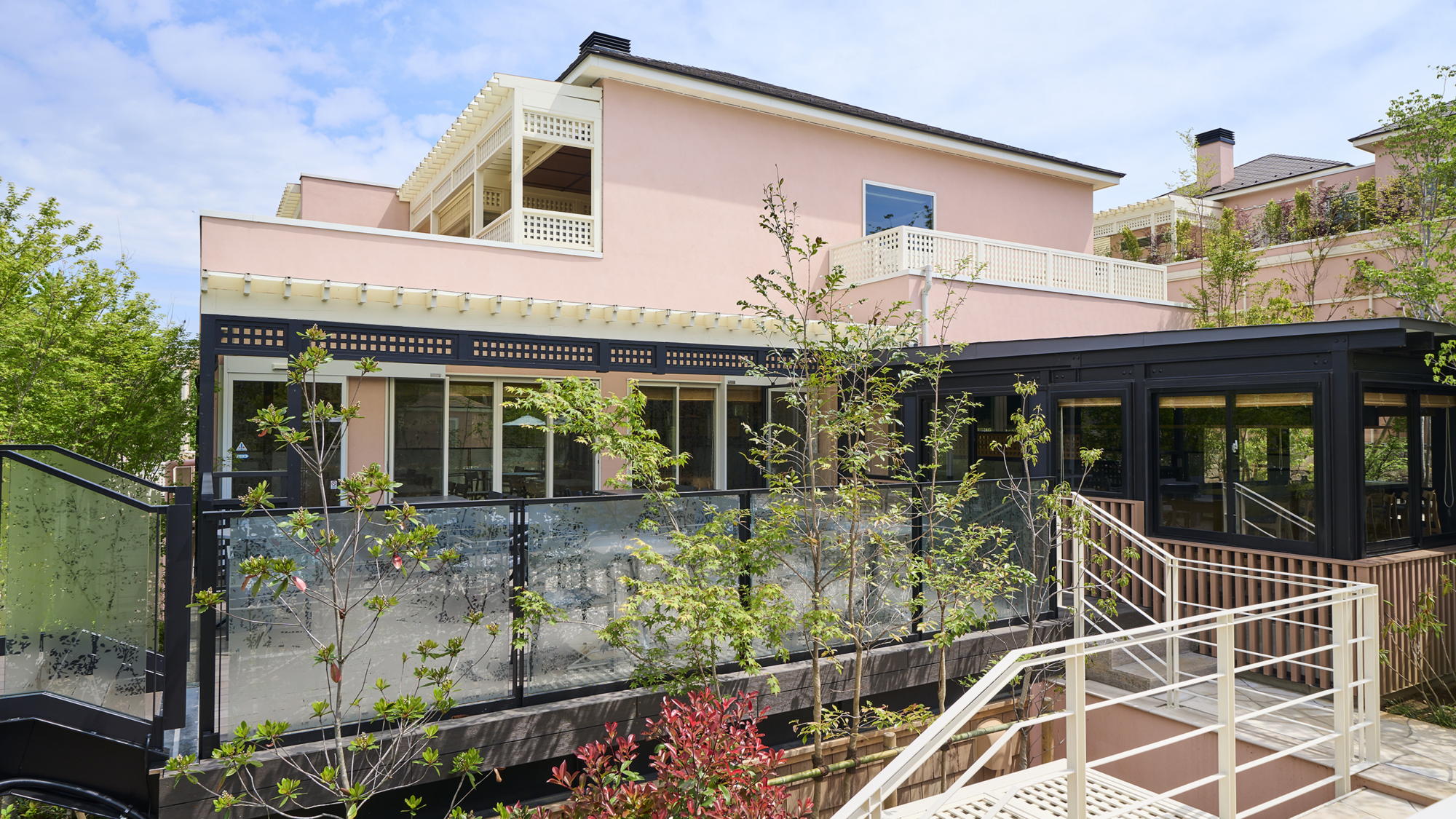 【POOL SIDE CAFE＆BAR】