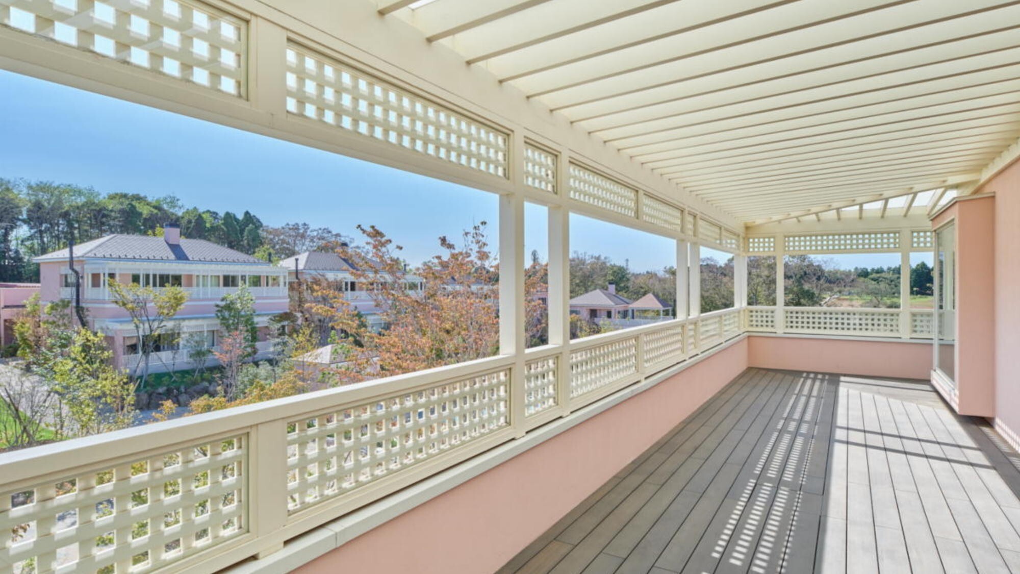 【スーペリアスイート109平米】49平米の広々としたテラス