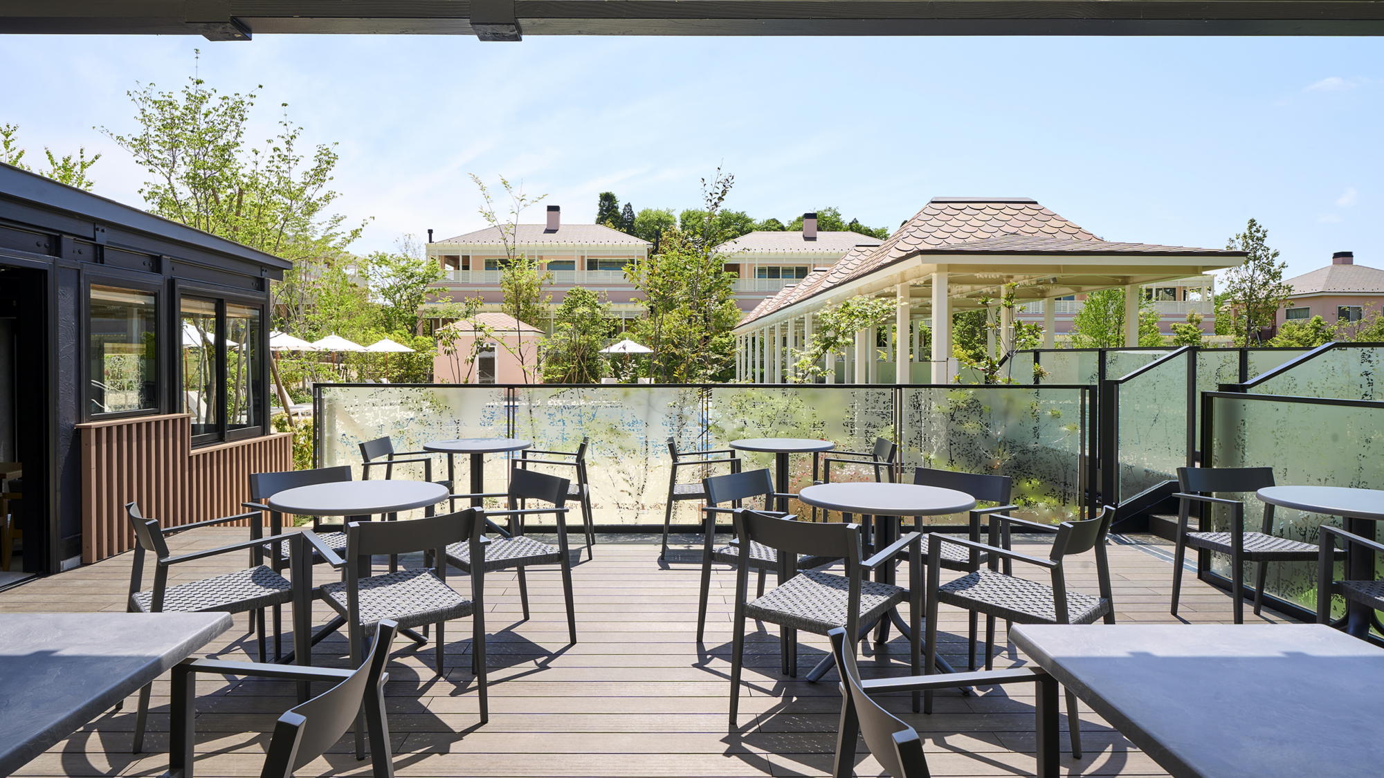 【POOL SIDE CAFE＆BAR】