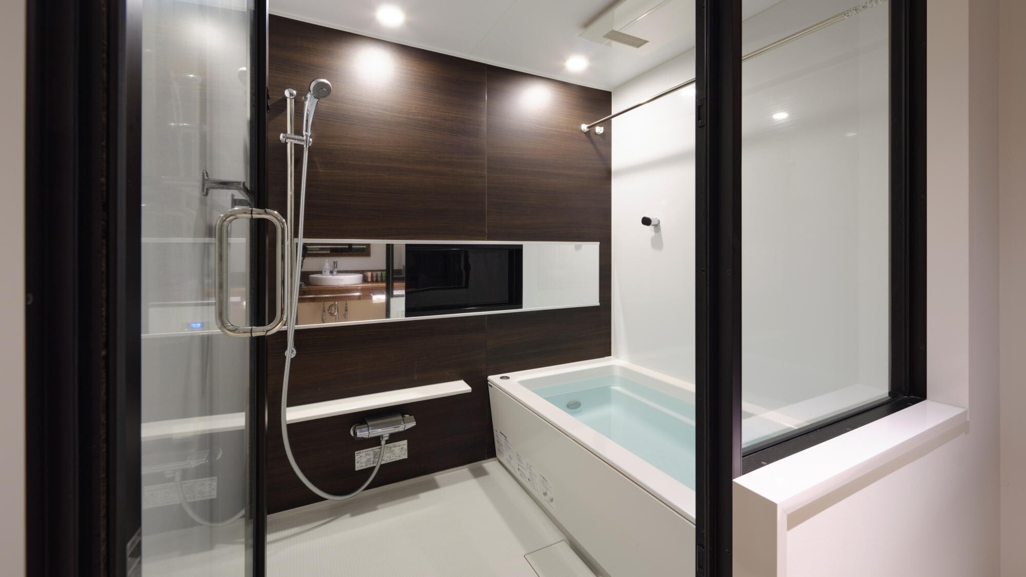 【フェアウェイサイド・スーペリアスイート81平米】バスルーム