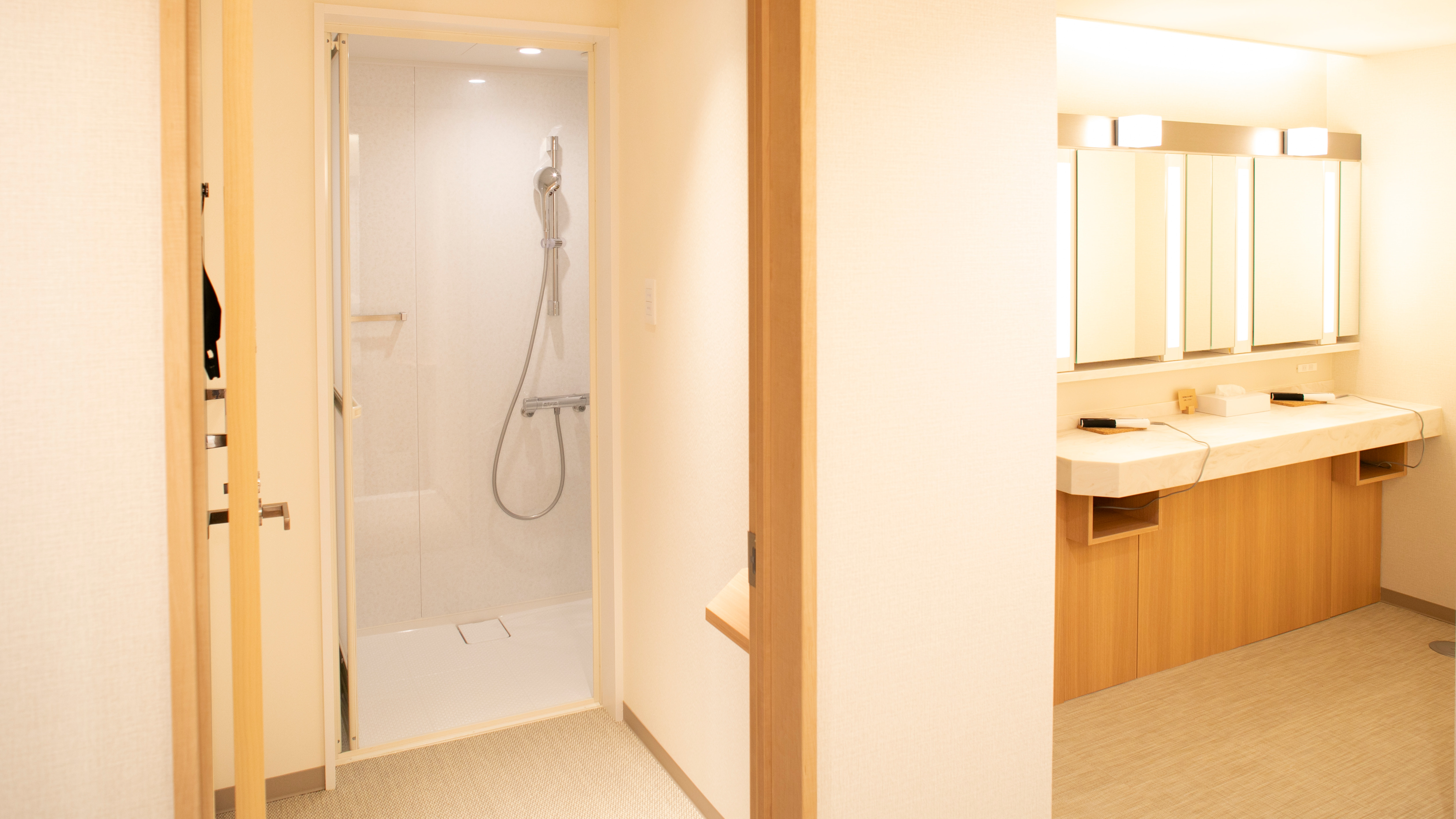 【個室脱衣所】鍵付きで安心