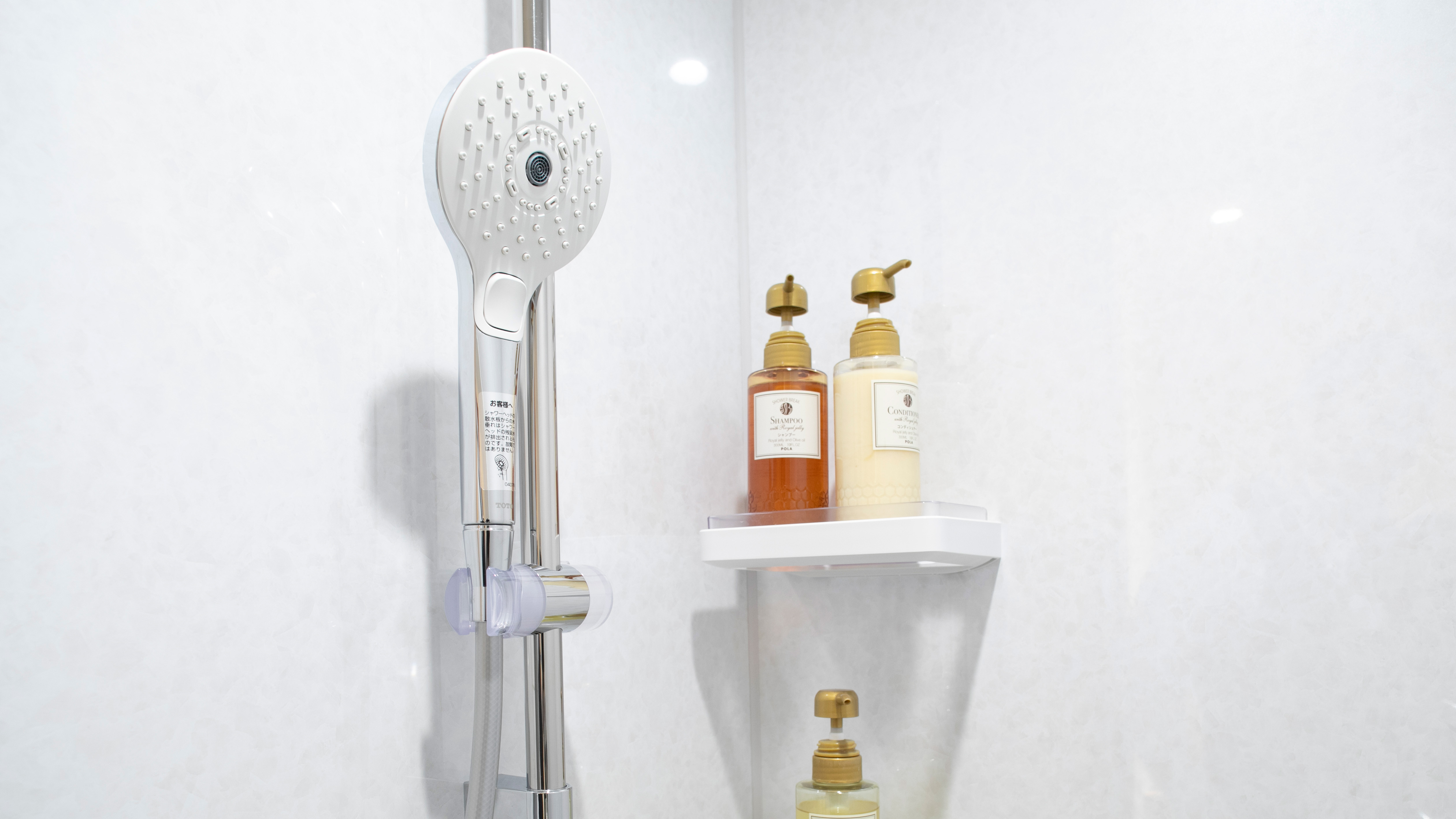 【個室シャワーブース】シャンプー・コンディショナー・ボディソープ
