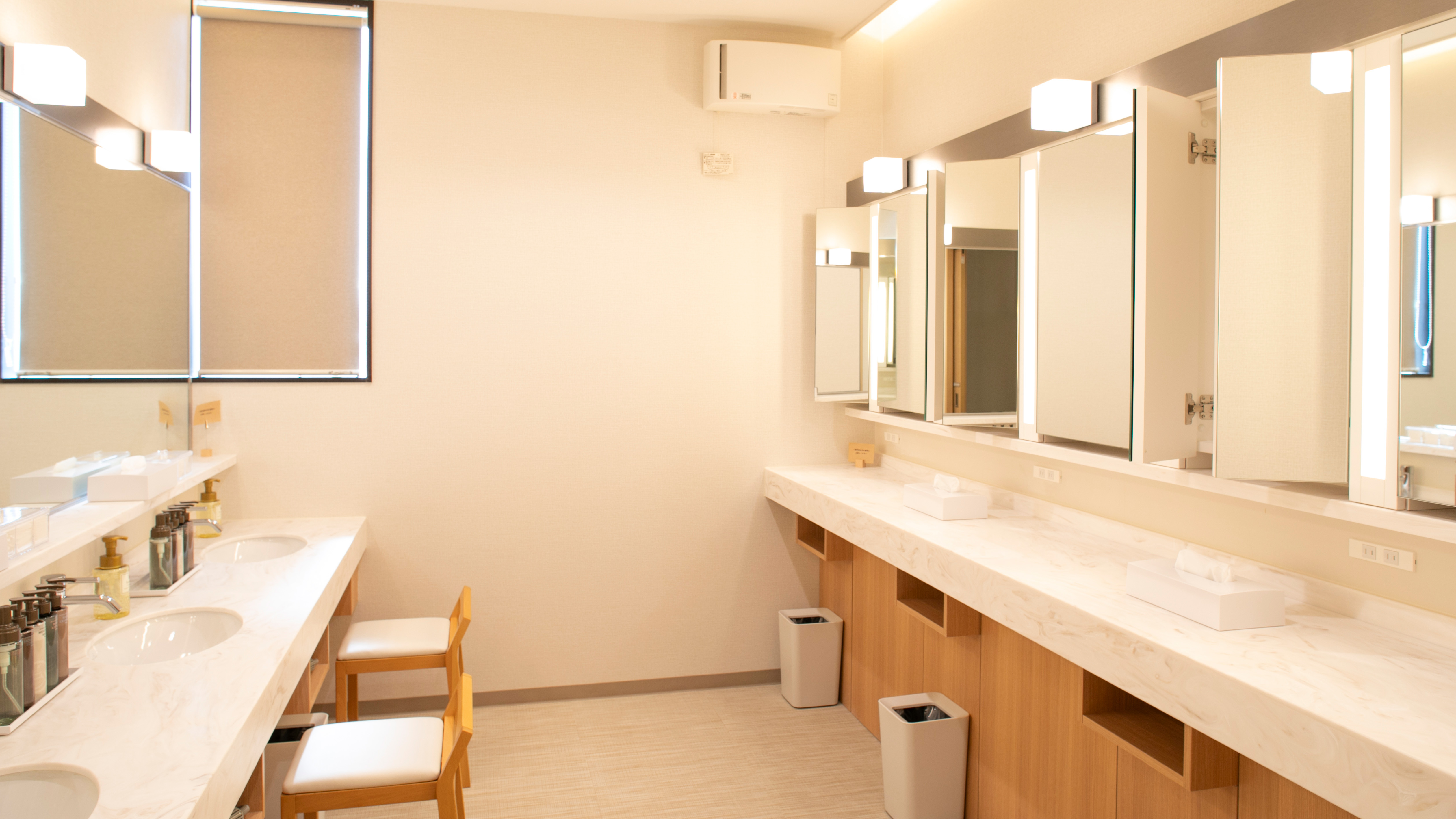 【２階WASH ROOM（洗面所）】基礎化粧品完備