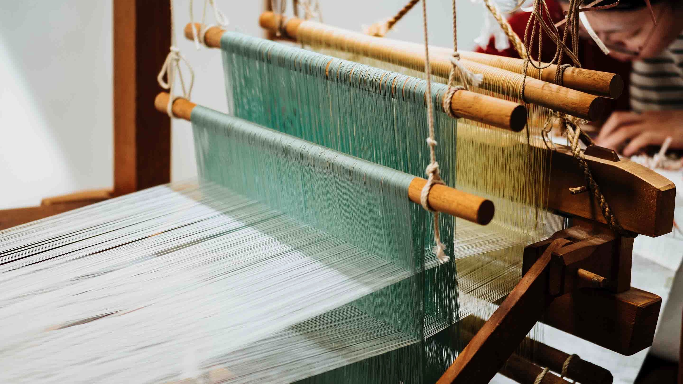 西陣織の手織り工房（併設）