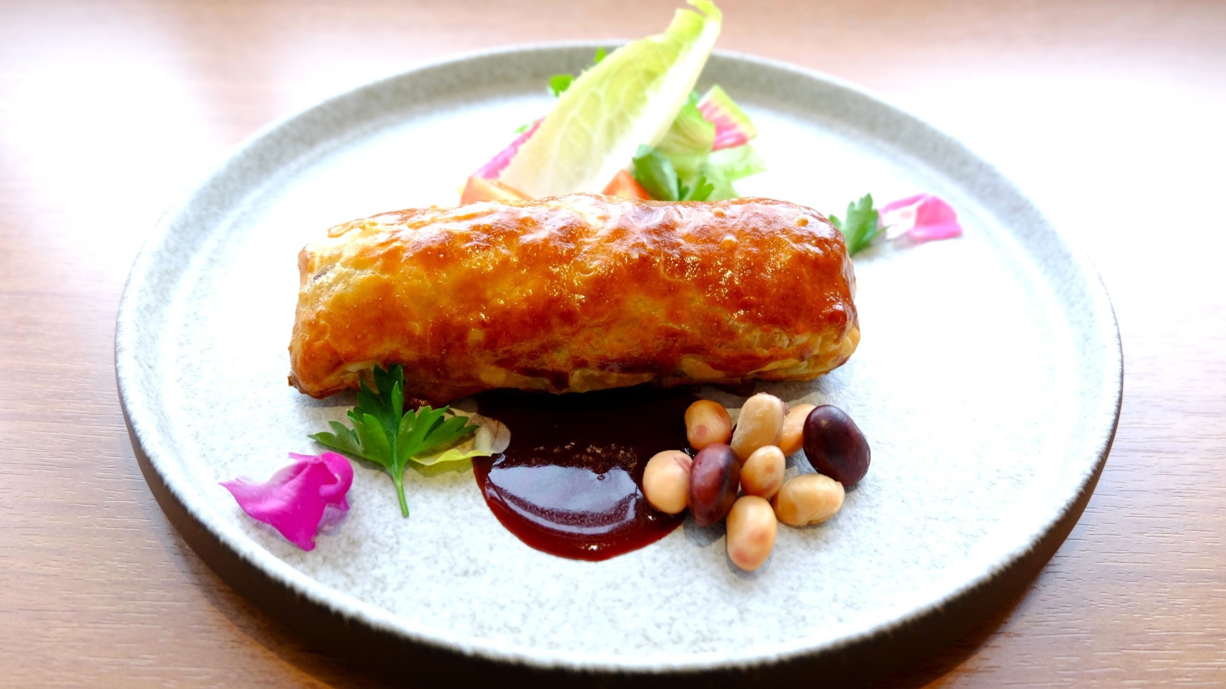 【1月限定！】北海道産蝦夷鹿肉のブレゼ パイ包み焼き付き　十勝のおいしいビュッフェ