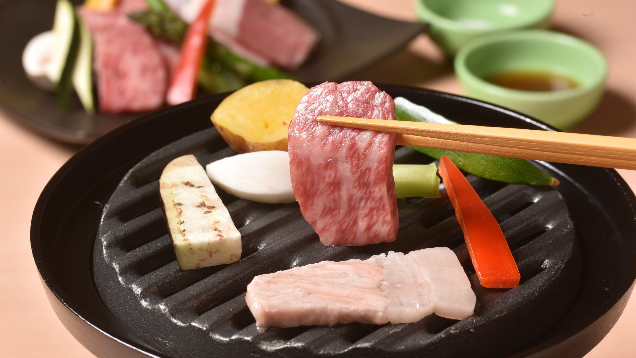 【とかちグルメ旅】〜特選ポロシリ和牛とロイヤルマンガリッツァ豚の絶品陶板焼き付きビュッフェプラン〜