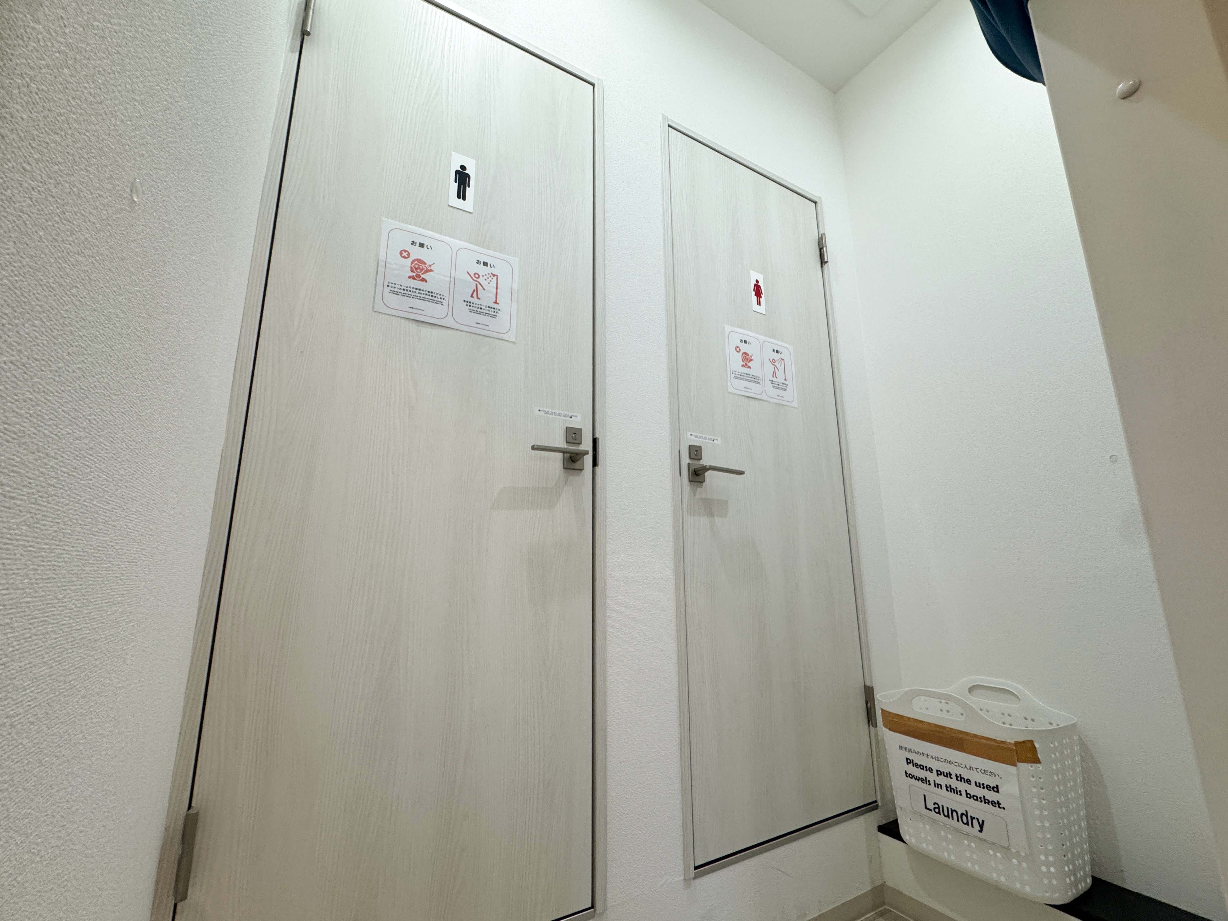 ・【WEST1F シャワー】内鍵付きですので空いていればいつでもご利用可能です