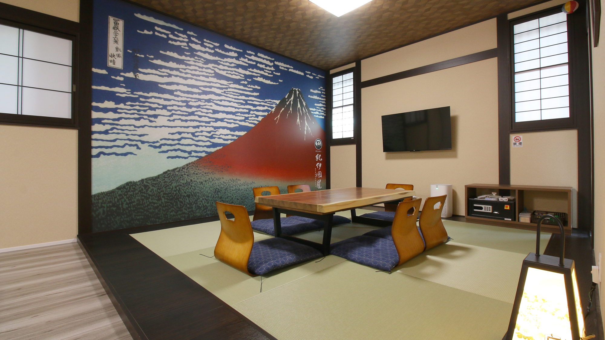 【四番館】リビング