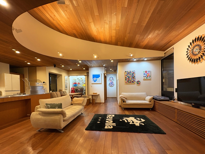 ポイント５倍｜スタンダード［素泊まり］｜泊まれる美術館「Villa Revolla」一棟貸切ステイ