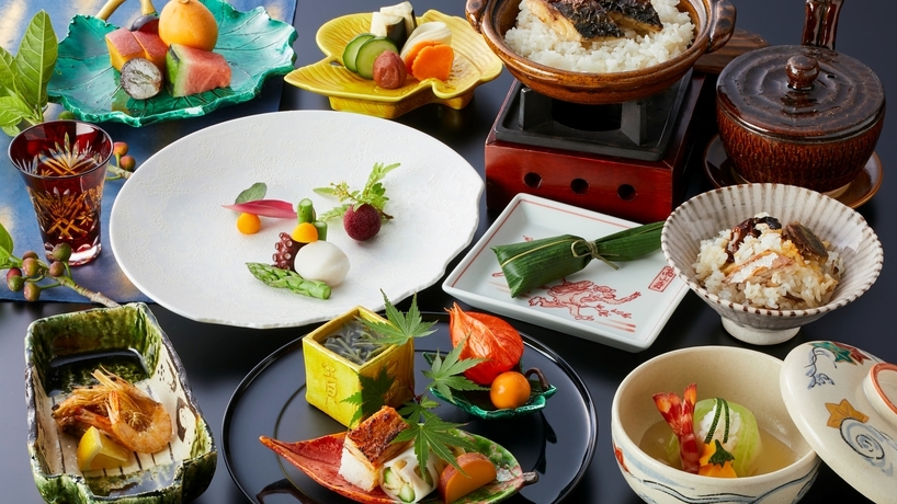 【当館名物】メイン料理9品より鱧すき鍋や熊野牛の石焼、鰻の食べ比べなど3品チョイス　デラックスプラン