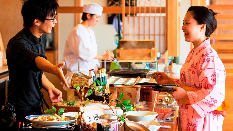 【朝食】フルーツ～焼魚～蒸し野菜などなど・・ハーフバイキングはどれもこだわりの品