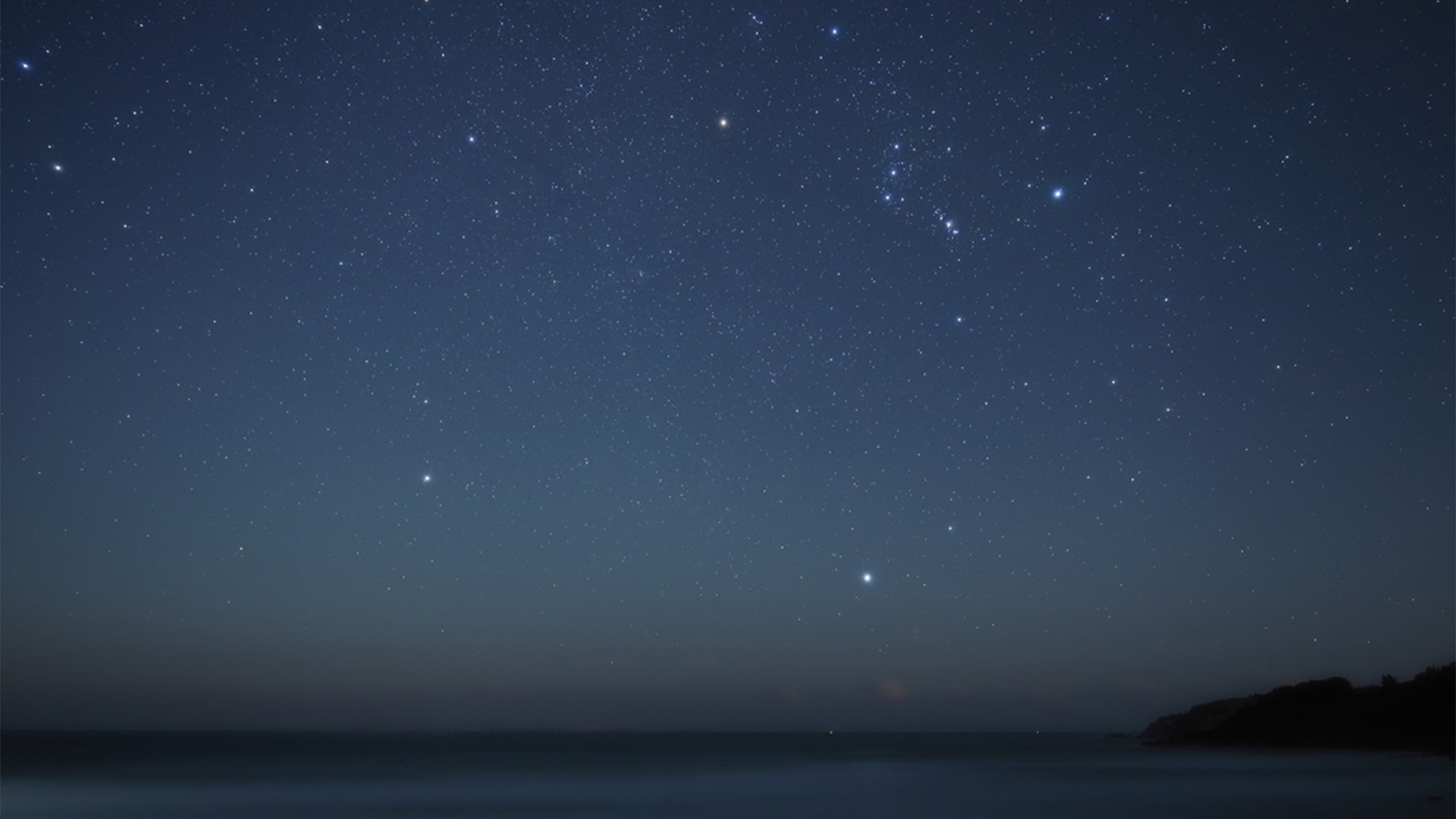 ・【星空イメージ】旅先で出会う特別な時間　澄んだ空気に輝く贅沢な夜の天体ショー