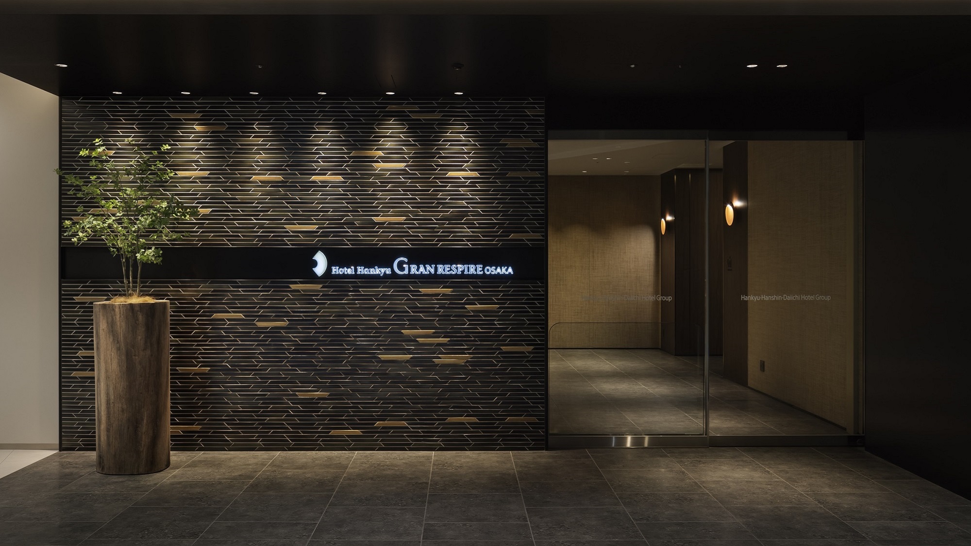 【2階】エントランス