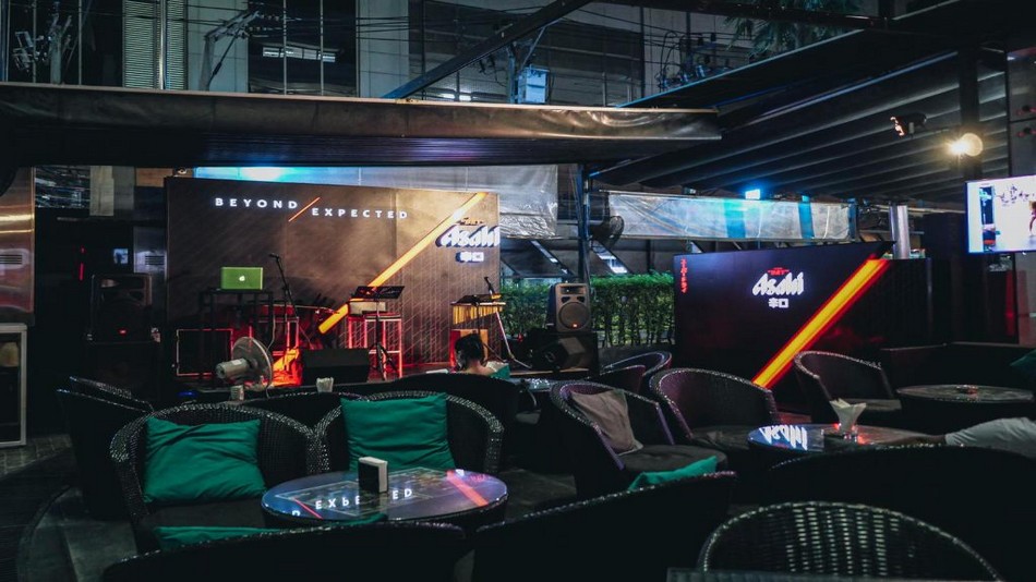 Dee ラウンジ & ビア・ガーデン